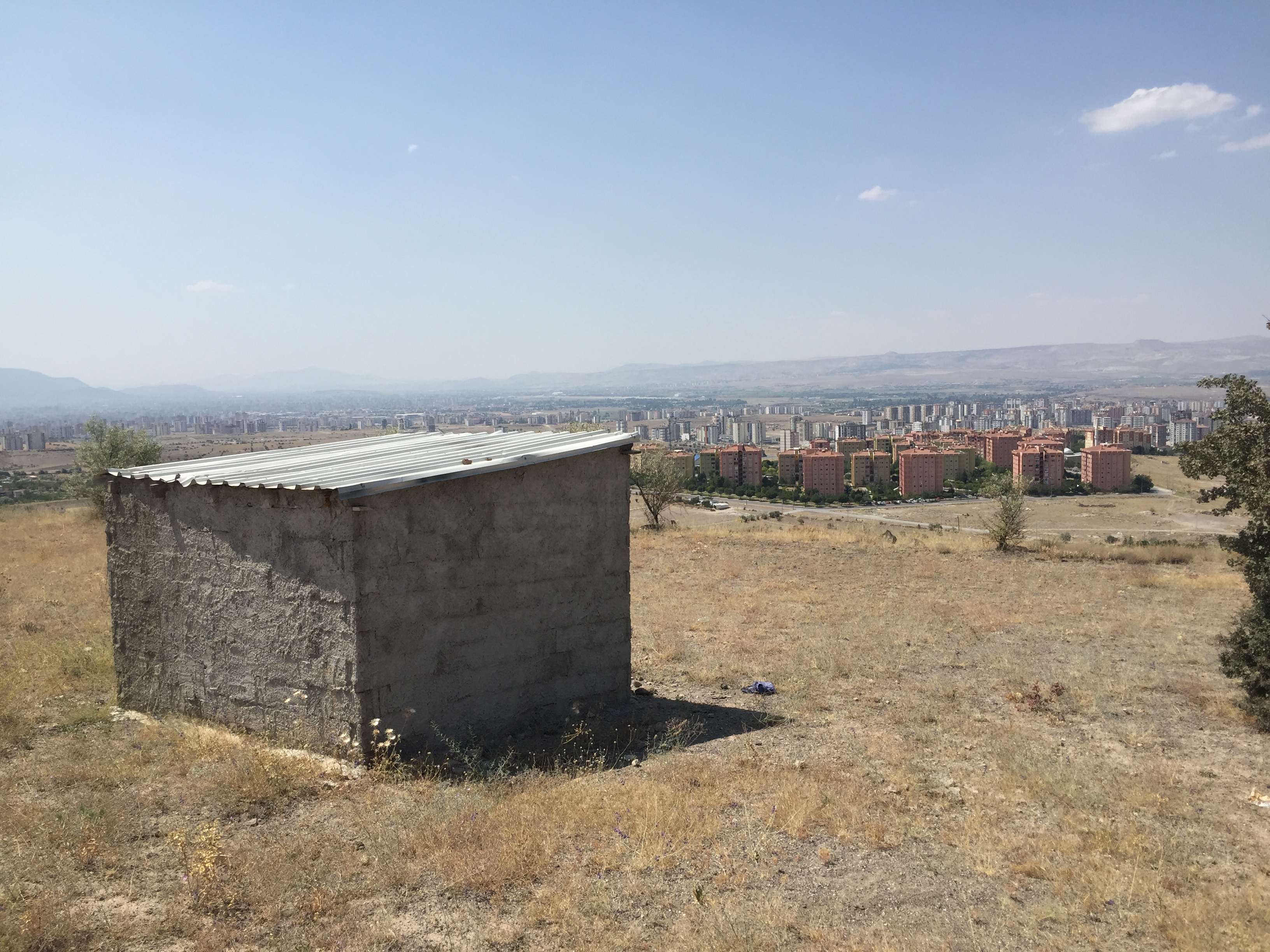 HAZİNE TAŞINMAZLARINDAKİ USÜLSÜZ YAPILAR YIKILIYOR