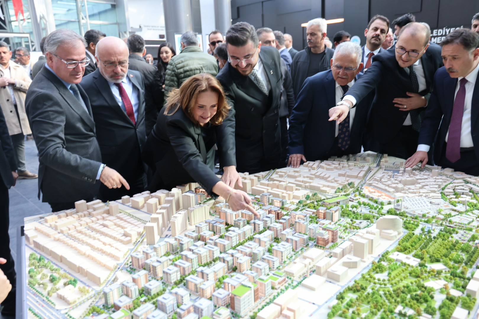 HER YÖNÜYLE KENTSEL DÖNÜŞÜM ZİRVESİ