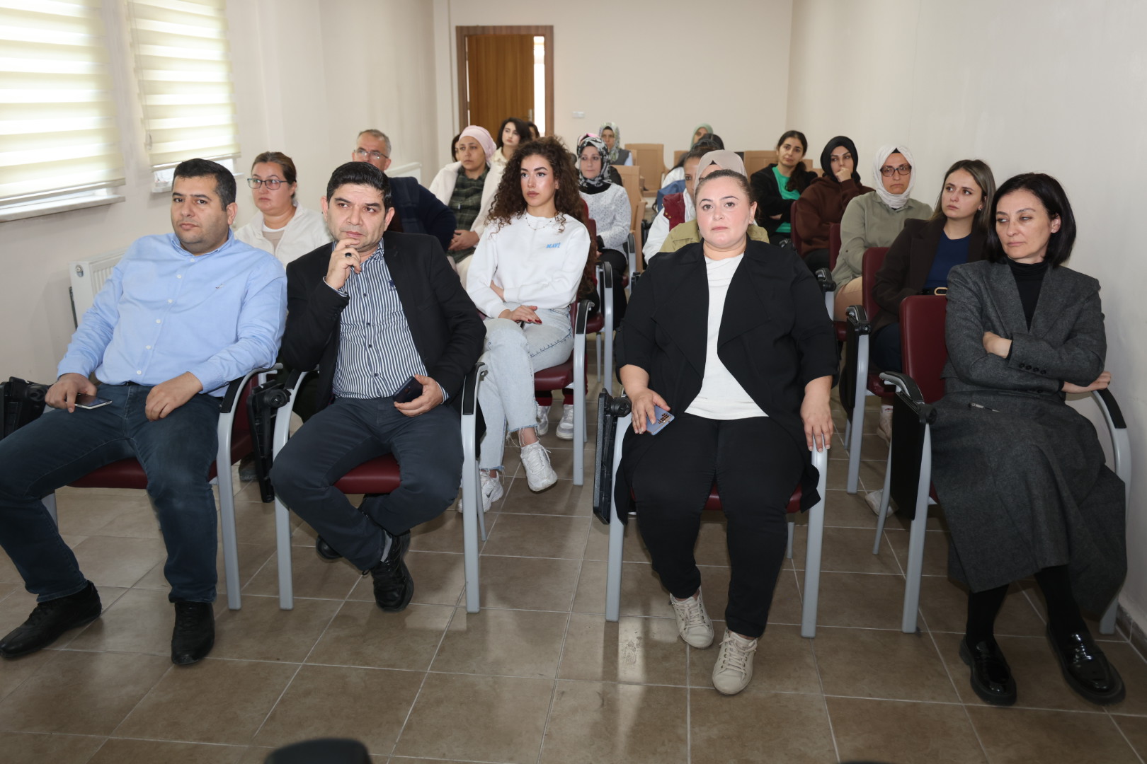 KADINA YÖNELİK ŞİDDET SEMİNERİ DÜZENLENDİ