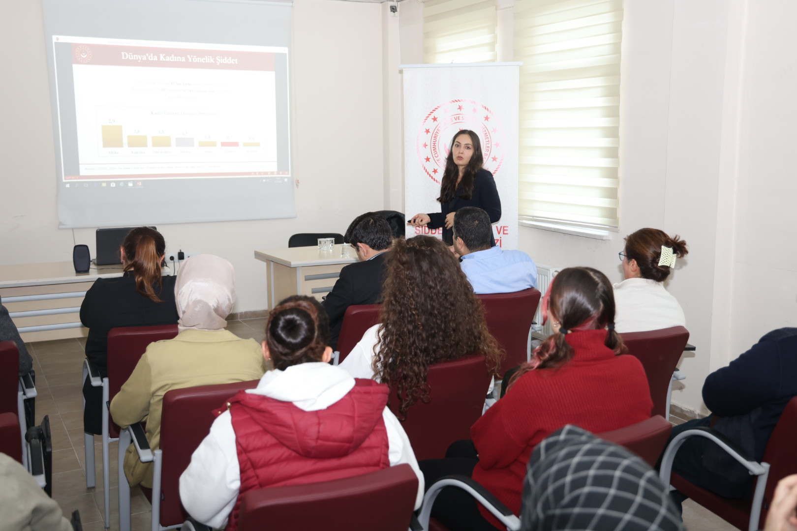 KADINA YÖNELİK ŞİDDET SEMİNERİ DÜZENLENDİ