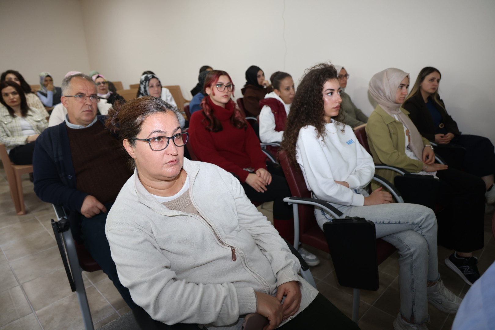 KADINA YÖNELİK ŞİDDET SEMİNERİ DÜZENLENDİ