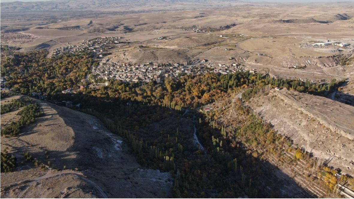 KAYSERİ İLİ, MELİKGAZİ İLÇESİ SINIRLARINDA BULUNAN GESİ BAĞLARI VADİSİ, SÜRDÜRÜLEBİLİR KORUMA VE KONTROLLÜ KULLANIM ALANI OLARAK TESCİL EDİLDİ.