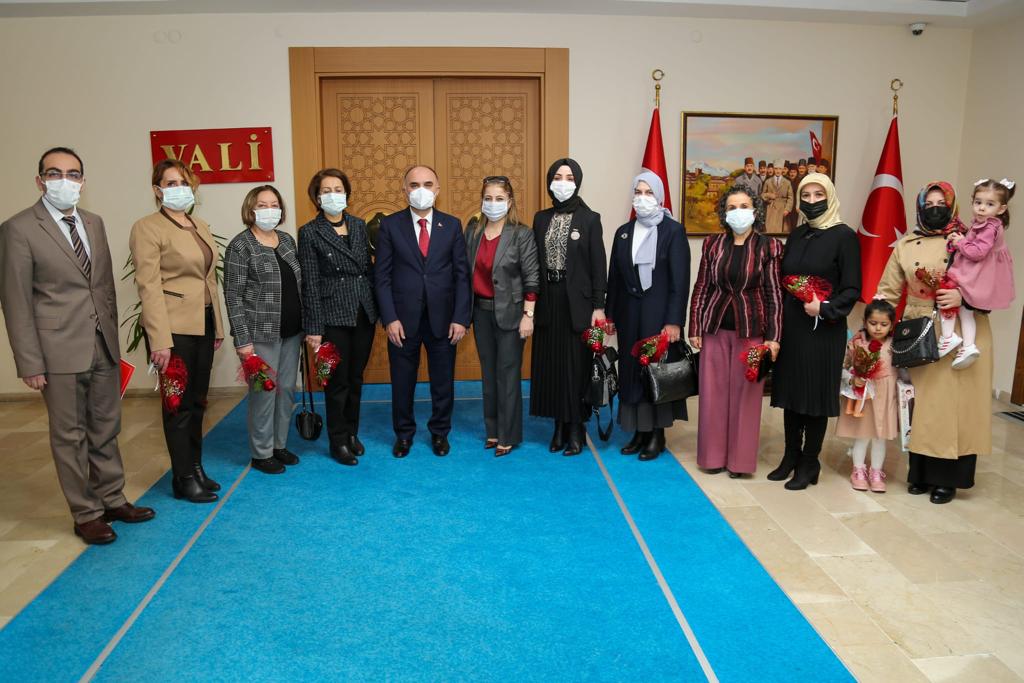 KAYSERİ VALİSİ SAYIN ŞEHMUS GÜNAYDIN 8 MART DÜNYA  KADINLAR GÜNÜ NEDENİ İLE  KUTLAMA MESAJI YAYINLADI