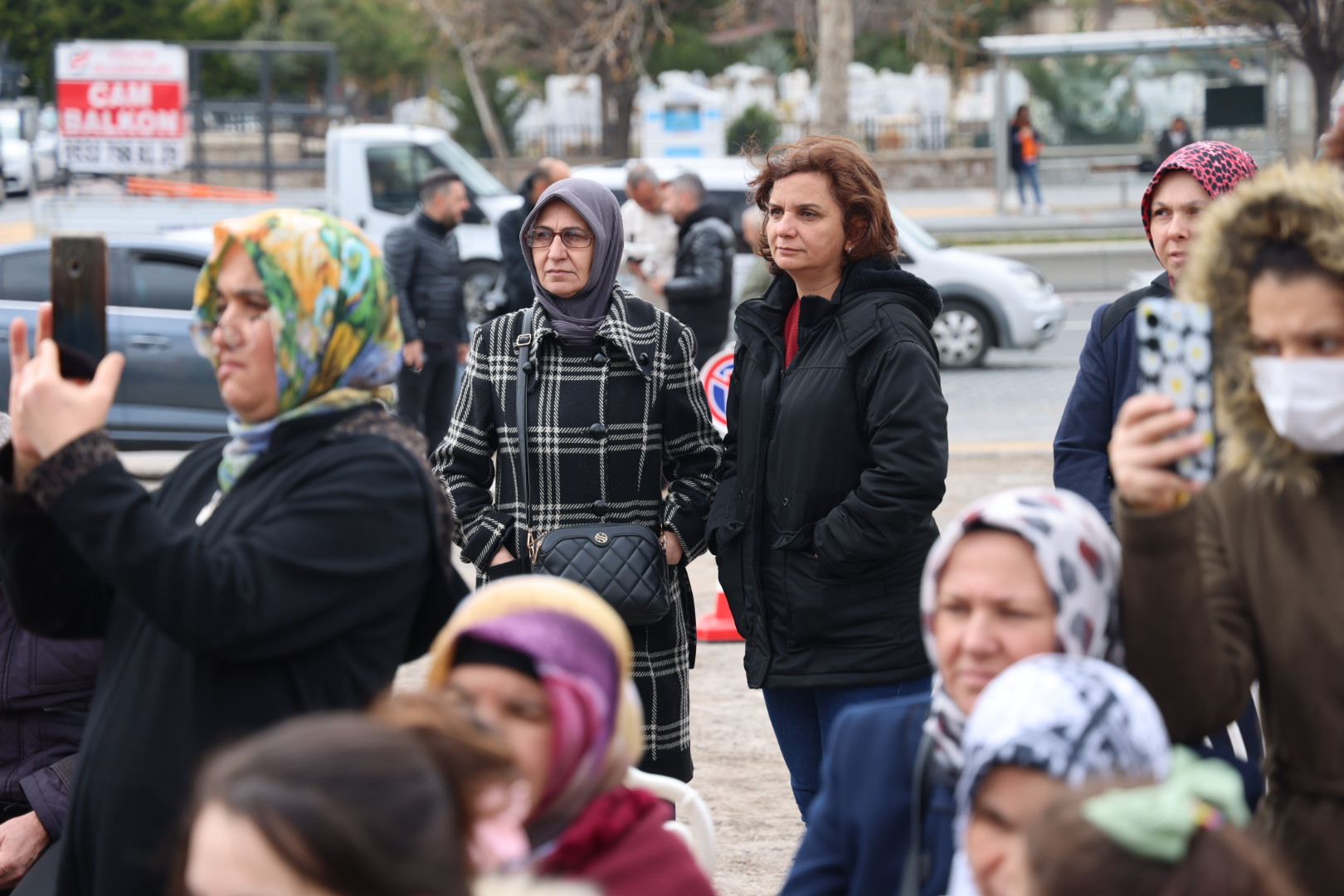 MENEKŞE SİTESİ KENTSEL DÖNÜŞÜM KONUTLARININ TEMELİ ATILDI