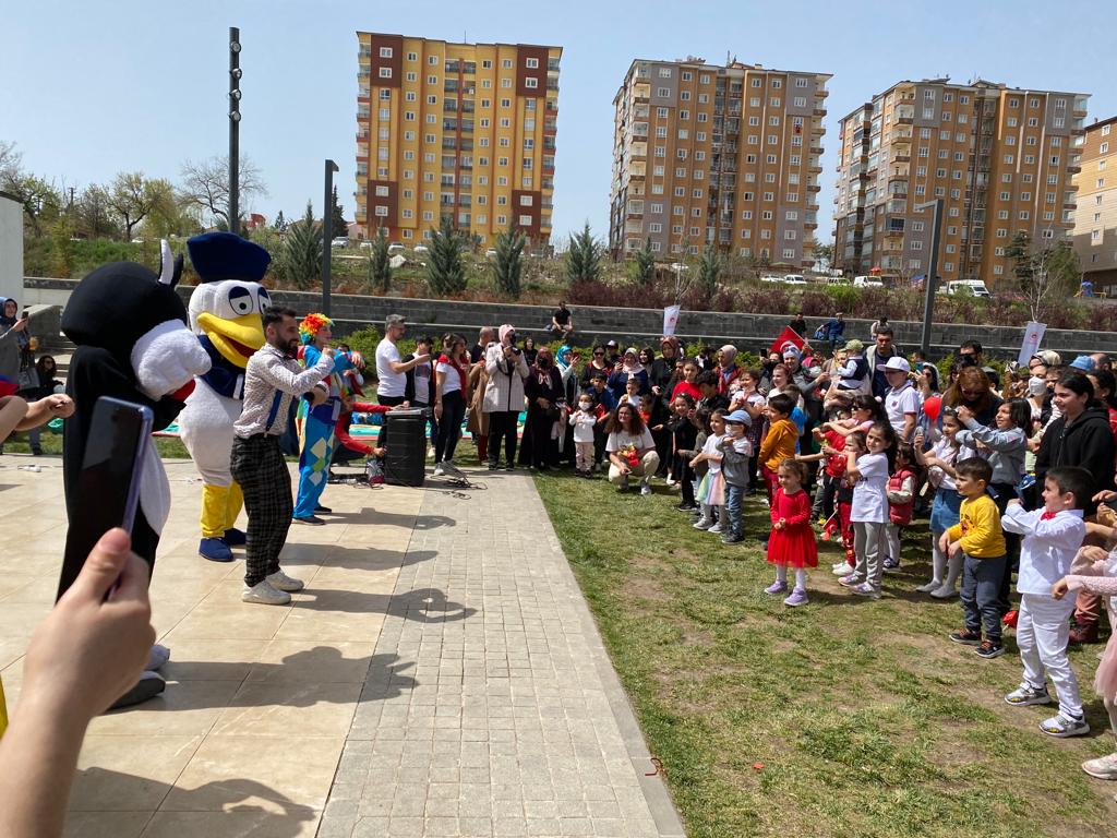 23 Nisan Ulusal Egemenlik ve Çocuk Bayramı Çevre ve Çocuk Şenliği Yoğun Katılımla Gerçekleştirildi