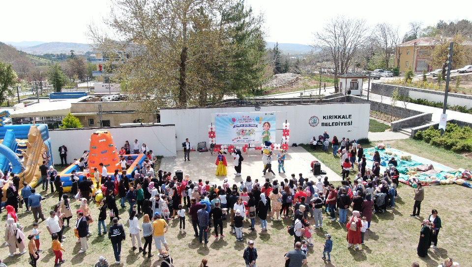 23 Nisan Ulusal Egemenlik ve Çocuk Bayramı Çevre ve Çocuk Şenliği Yoğun Katılımla Gerçekleştirildi