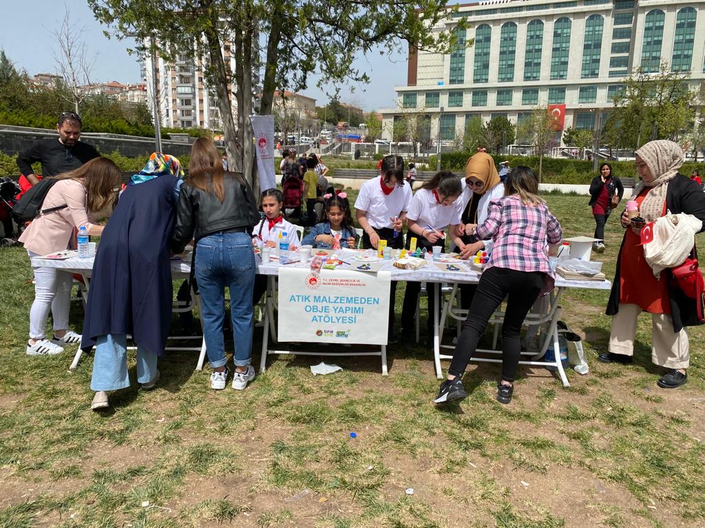 23 Nisan Ulusal Egemenlik ve Çocuk Bayramı Çevre ve Çocuk Şenliği Yoğun Katılımla Gerçekleştirildi