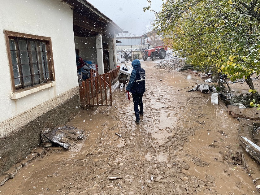 26.11.2023 Tarihinde İlimizde Yaşanan Fırtınaya Bağlı Oluşan Hasarların Tespiti Müdürlüğümüzce Yapılmıştır