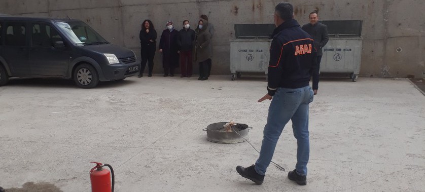 Yangın Tatbikatı Eğitimi Verilmiştir