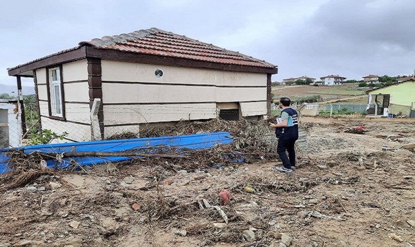 İlimiz Merkezi, Hacılar ve  Bahşılı ilçelerinde  su taşkını sonucu oluşan hasar tespit çalışması yapılmıştır