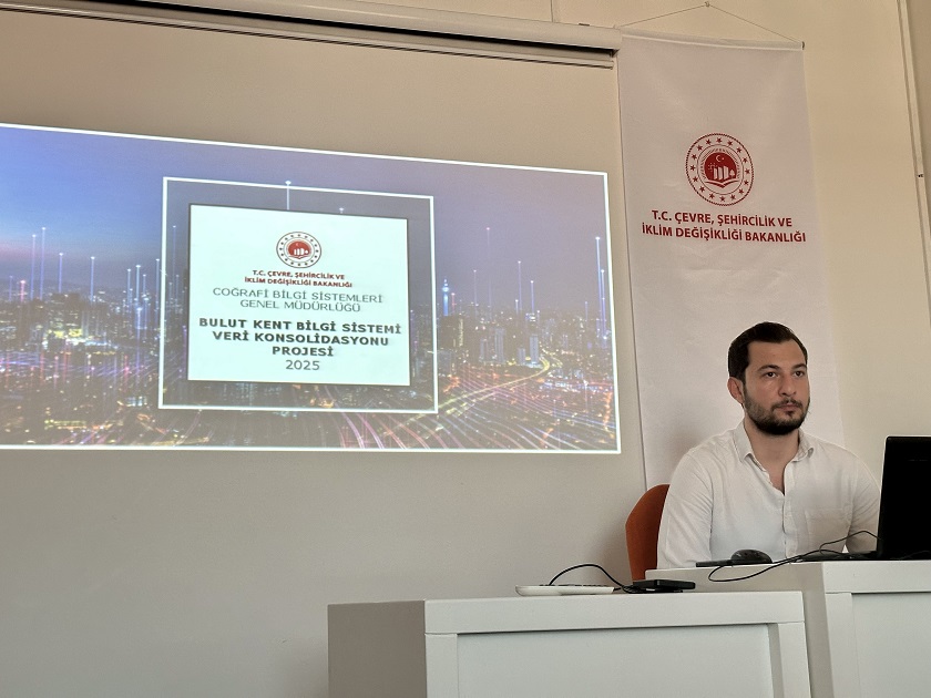 Kırıkkale’de Akıllı Şehir Dönüşümüne Yönelik Eğitim Toplantısı Düzenlendi