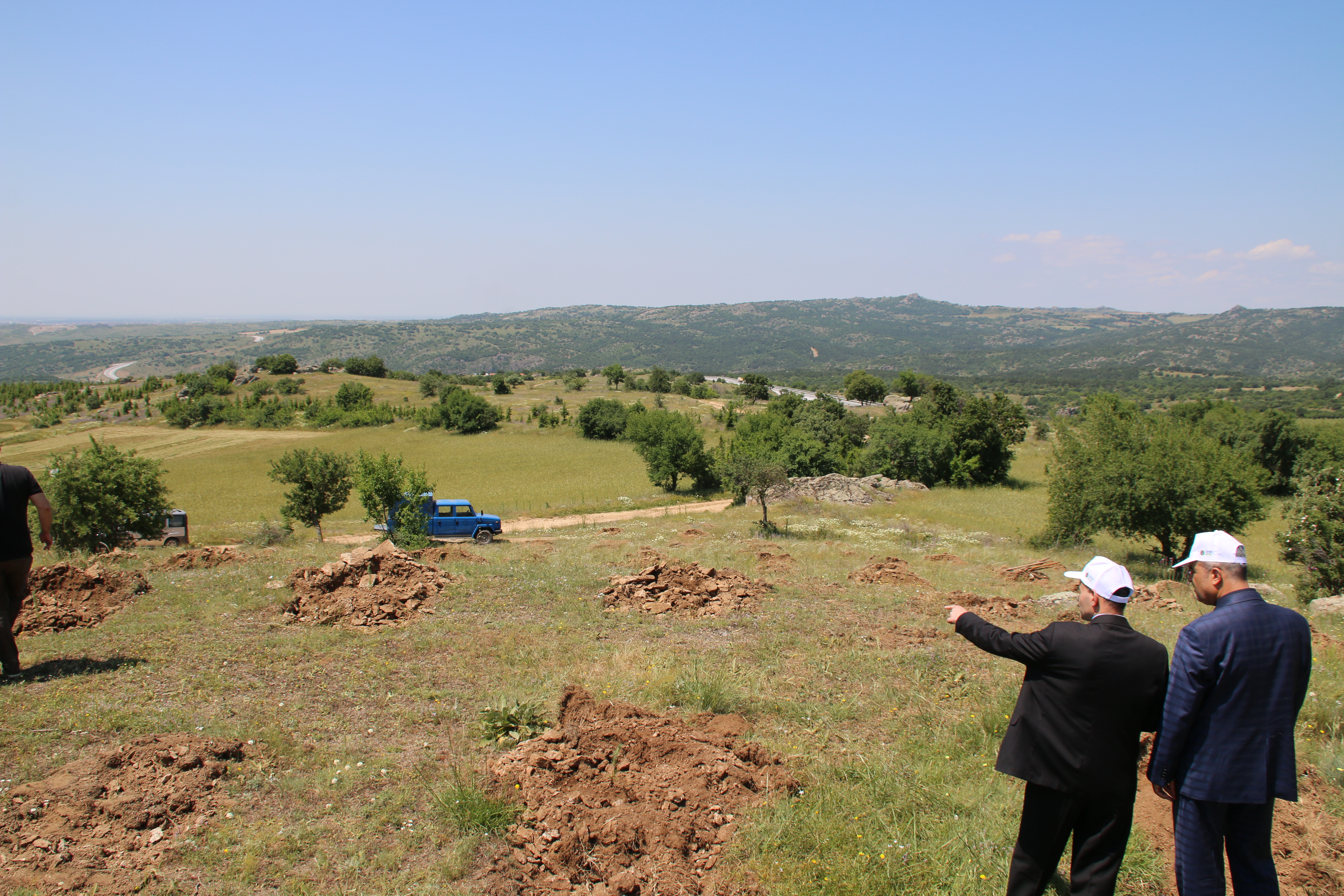 KIRKLARELİ ÇEVRE VE ŞEHİRCİLİK İL MÜDÜRLÜĞÜ SIFIR ATIK HATIRA ORMANINA FİDAN DİKİMİ YAPILMIŞTIR