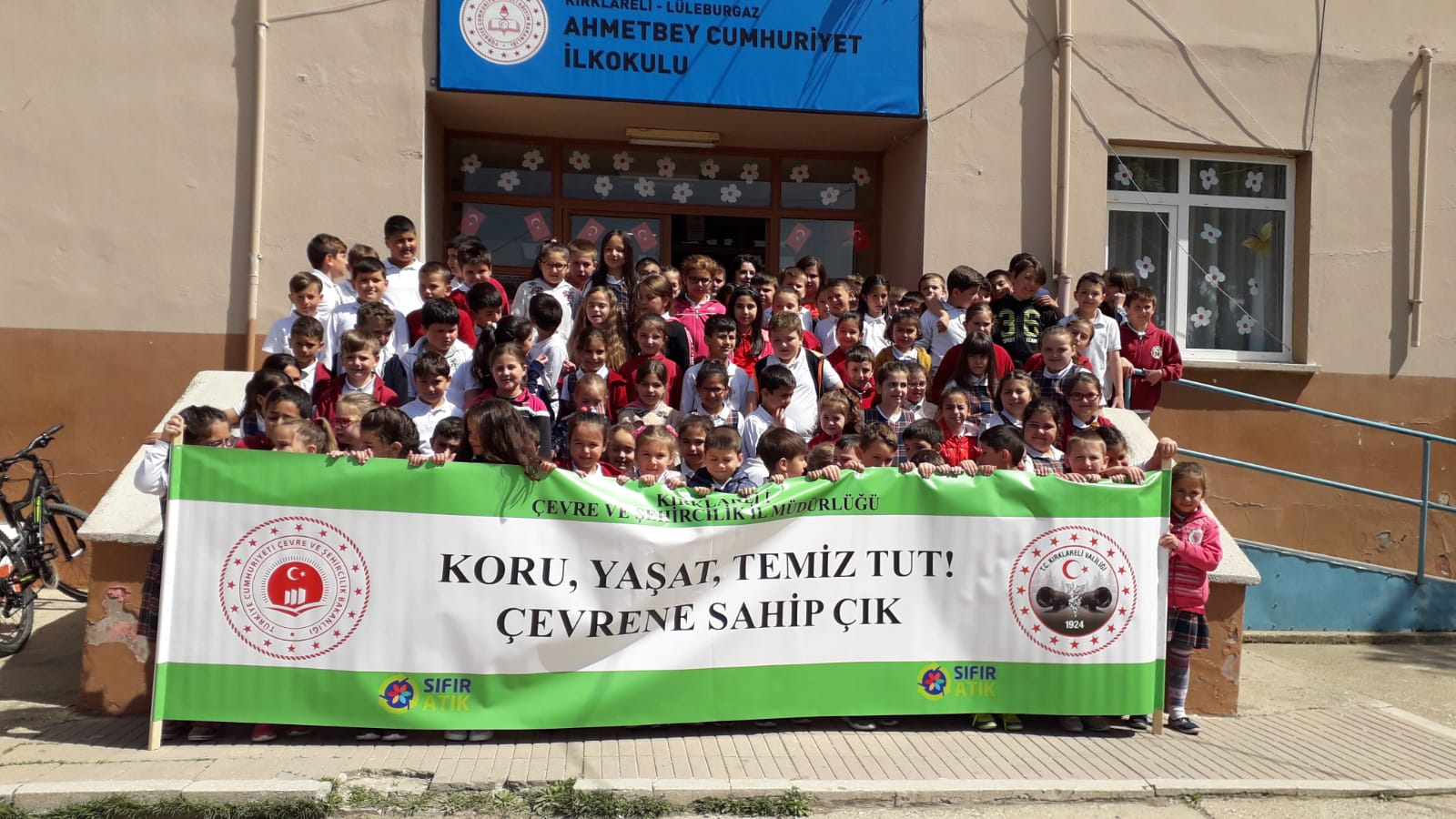 SIFIR ATIK PROJESİ KAPSAMINDA LÜLEBURGAZ AHMETBEY CUMHURİYET İLKOKULU ÖĞRENCİLERİNE ÇEVRE VE SIFIR ATIK KONULU SUNUM YAPILDI