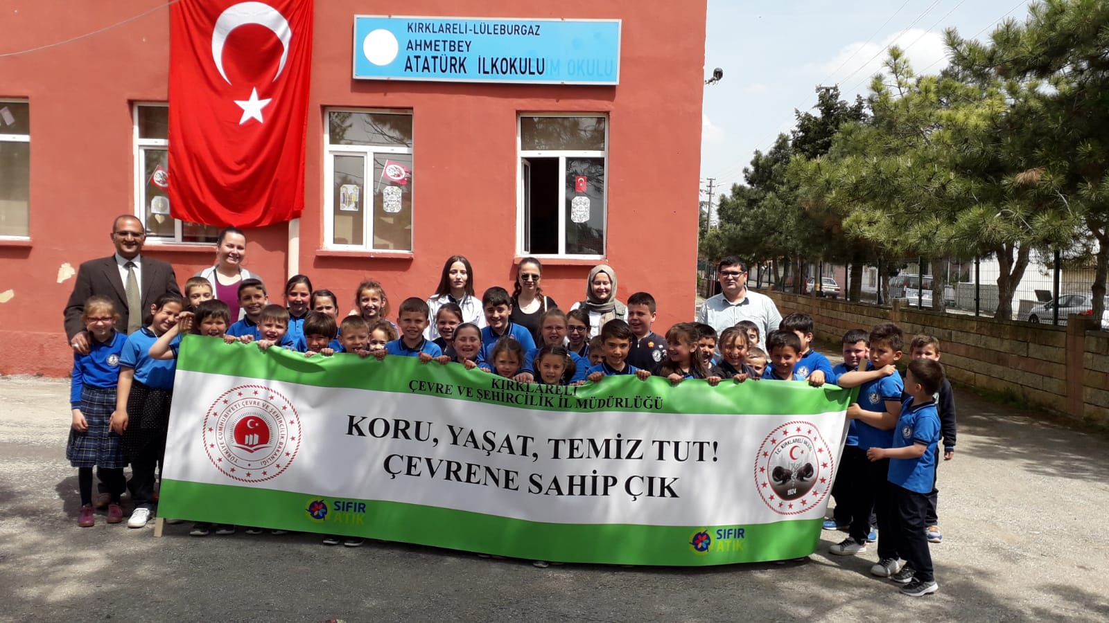 SIFIR ATIK PROJESİ KAPSAMINDA LÜLEBURGAZ AHMETBEY ATATÜRK İLKOKULU ÖĞRENCİLERİNE ÇEVRE VE SIFIR ATIK KONULU SUNUM YAPILDI