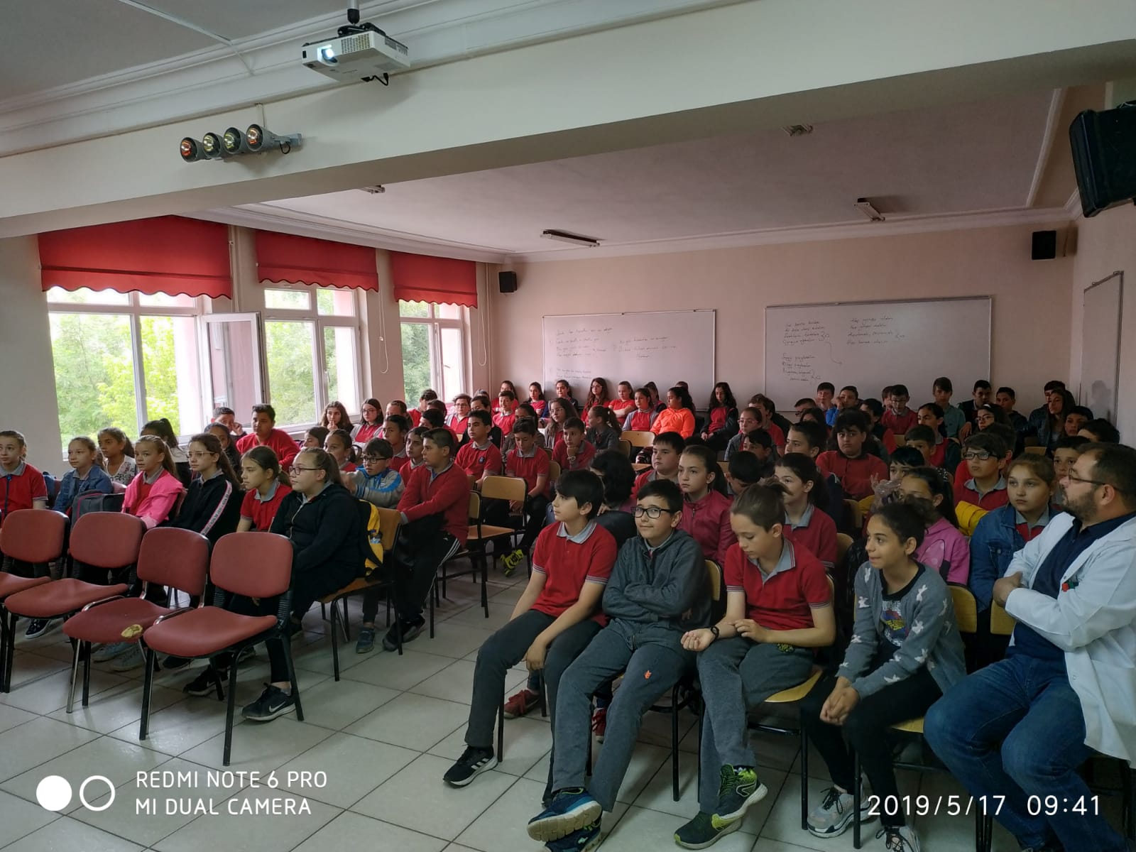 SIFIR ATIK PROJESİ KAPSAMINDA KIRKLARELİ MUSTAFA DALCALI ORTAOKULU VE İLKOKULU ÖĞRENCİLERİNE ÇEVRE VE SIFIR ATIK KONULU SUNUM YAPILDI