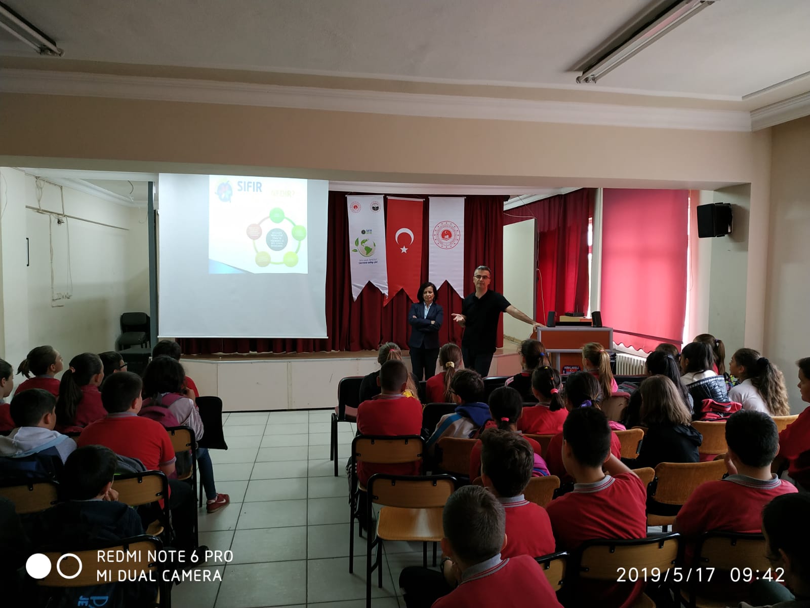 SIFIR ATIK PROJESİ KAPSAMINDA KIRKLARELİ MUSTAFA DALCALI ORTAOKULU VE İLKOKULU ÖĞRENCİLERİNE ÇEVRE VE SIFIR ATIK KONULU SUNUM YAPILDI