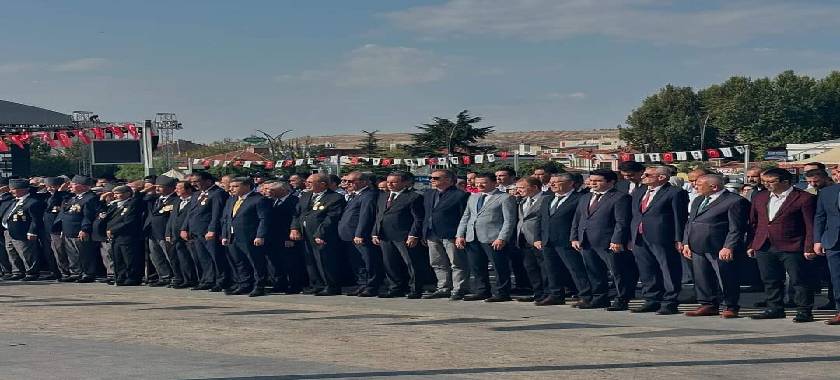 19 EYLÜL GAZİLER GÜNÜ CACABEY MEYDANINDA COŞKUYLA KUTLANDI