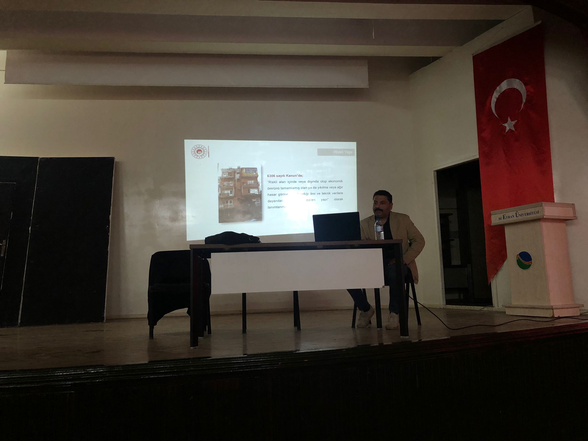 İl Müdürlüğümüz Teknik Personelince  Kırşehir Teknik Bilimler Meslek Yüksek Okulunda İmar, Kentsel Dönüşüm ve Yapı Denetim Konularında Bilgilendirme Semineri Verilmiştir.