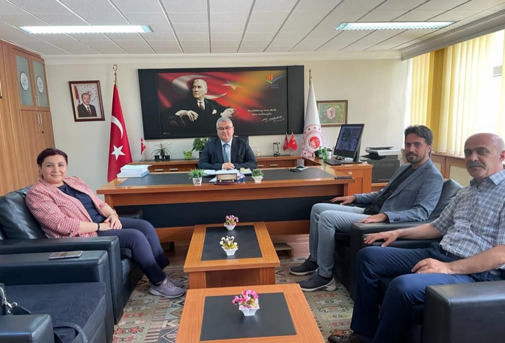Kırşehir AK Parti İl Başkanı Seher ÜNSAL ve Yönetimi,  İl Müdürümüzü ziyaret etti.
