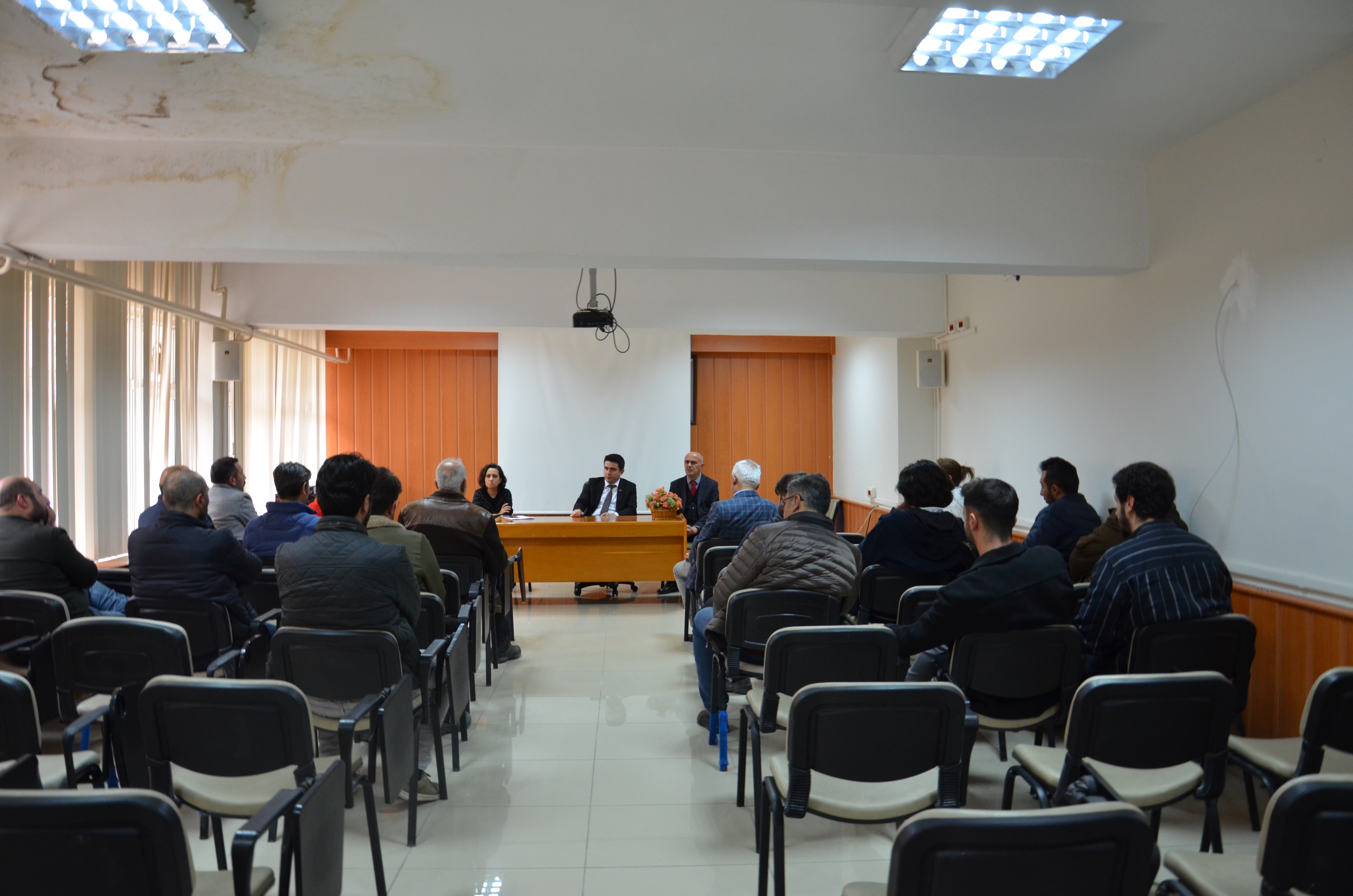 Kırşehir Yapı Denetim Firmaları, Beton Laboratuvarları ve Müteahhit Temsilcileri ile İl Müdürlüğümüzde İstişare Toplantısı Yapılmıştır.