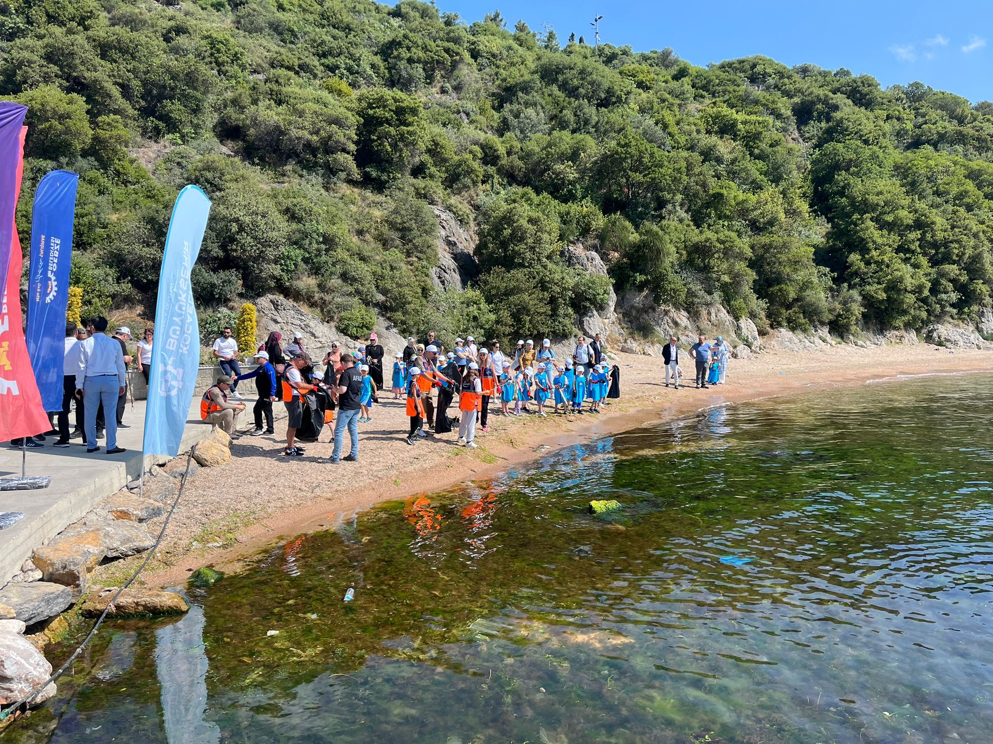 8 Haziran 2024 tarihinde Çevre Haftası ve Marmara Deniz Günü kapsamında Gebze Eskihisar sahilinde Deniz Kıyı Temizliği yapılmıştır.