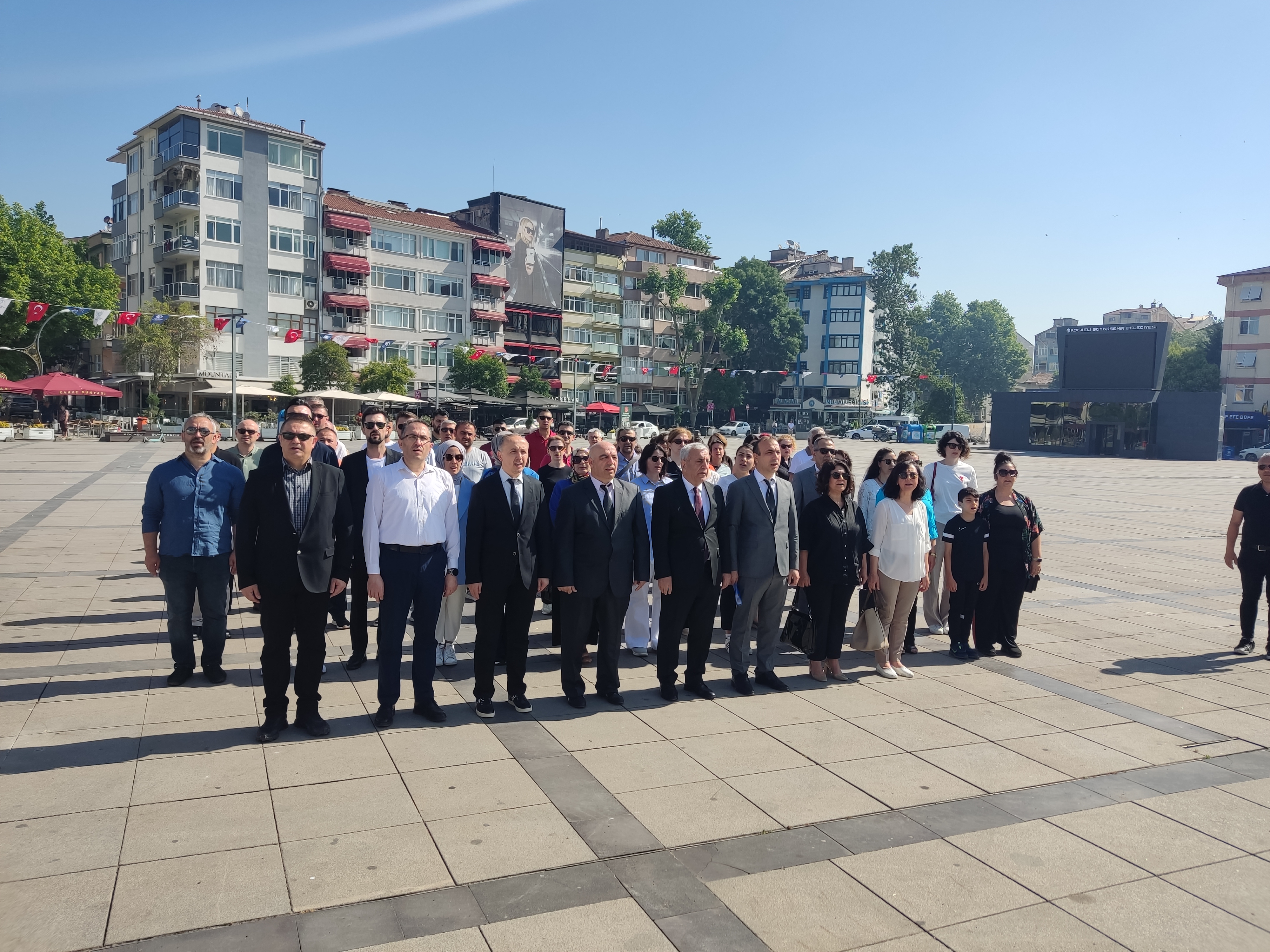 Türkiye Çevre Haftası etkinlikleri kapsamında, 5 Haziran Çevre Günü’nde Atatürk Anıtına saygı çelengi bırakılmıştır.