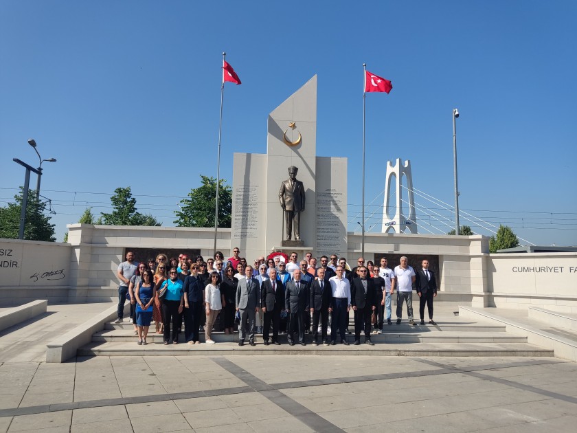 Türkiye Çevre Haftası etkinlikleri kapsamında, 5 Haziran Çevre Günü’nde Atatürk Anıtına saygı çelengi bıraktık.