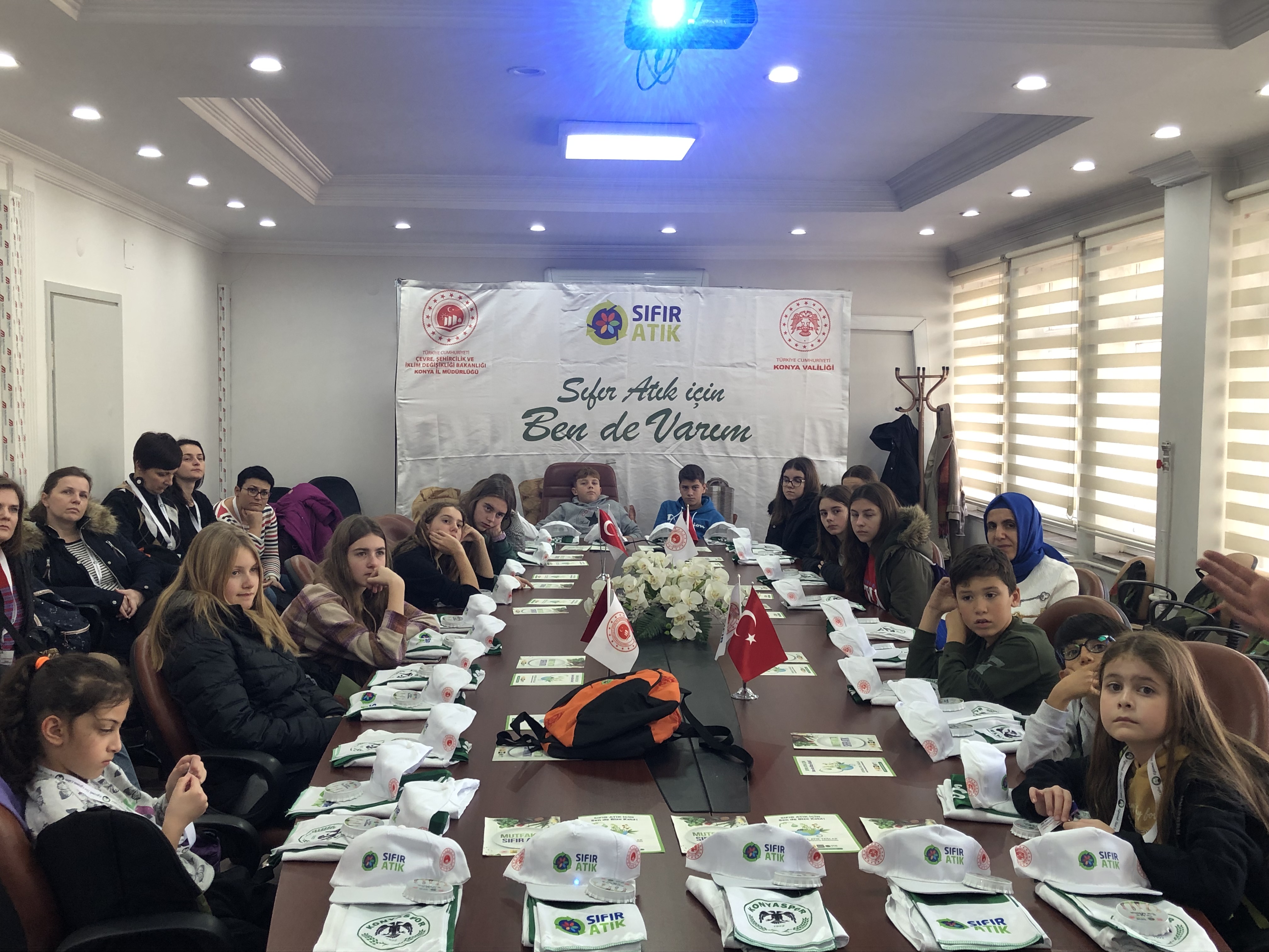 İbrahim Hakkı Konyalı İlkokulu'nun  “Be The Solution Recycle” projesi kapsamında kurumumuzu ziyaret eden Hırvatistan ve Polonyalı öğrencilere sıfır atık eğitimi verildi.