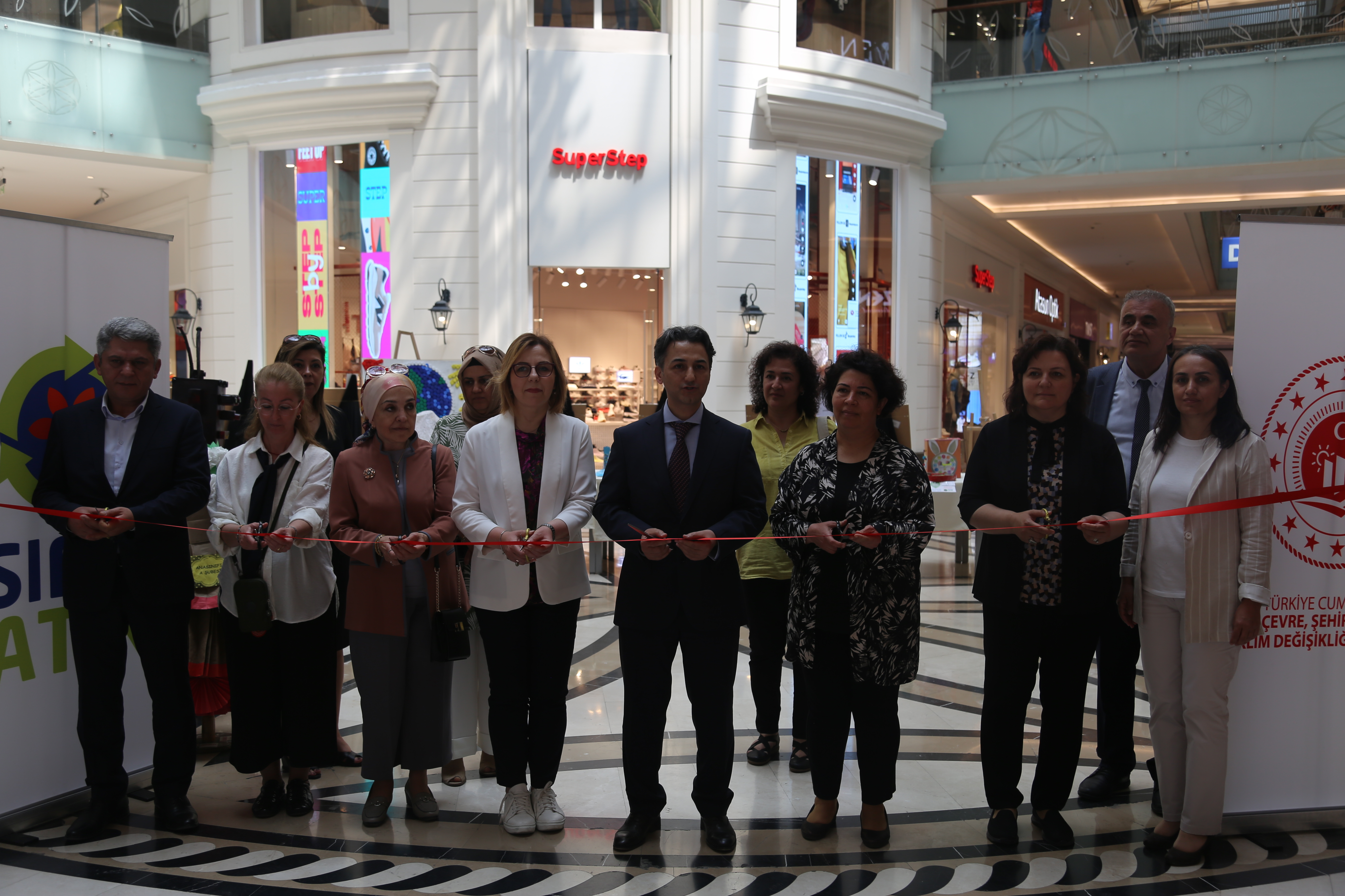 Kent Plaza Alışveriş Merkezinde Geri Dönüşüm Sergisi Açılışı Yapıldı.