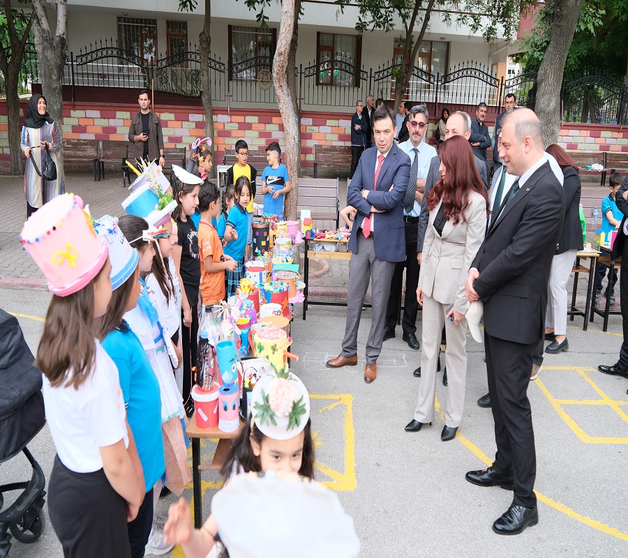 Türkiye Çevre Haftası Çevrene İyi Bak, Plastik Kirliliği Mottosuyla  Cengiz Topel İlkokulu'nda Kutlandı.