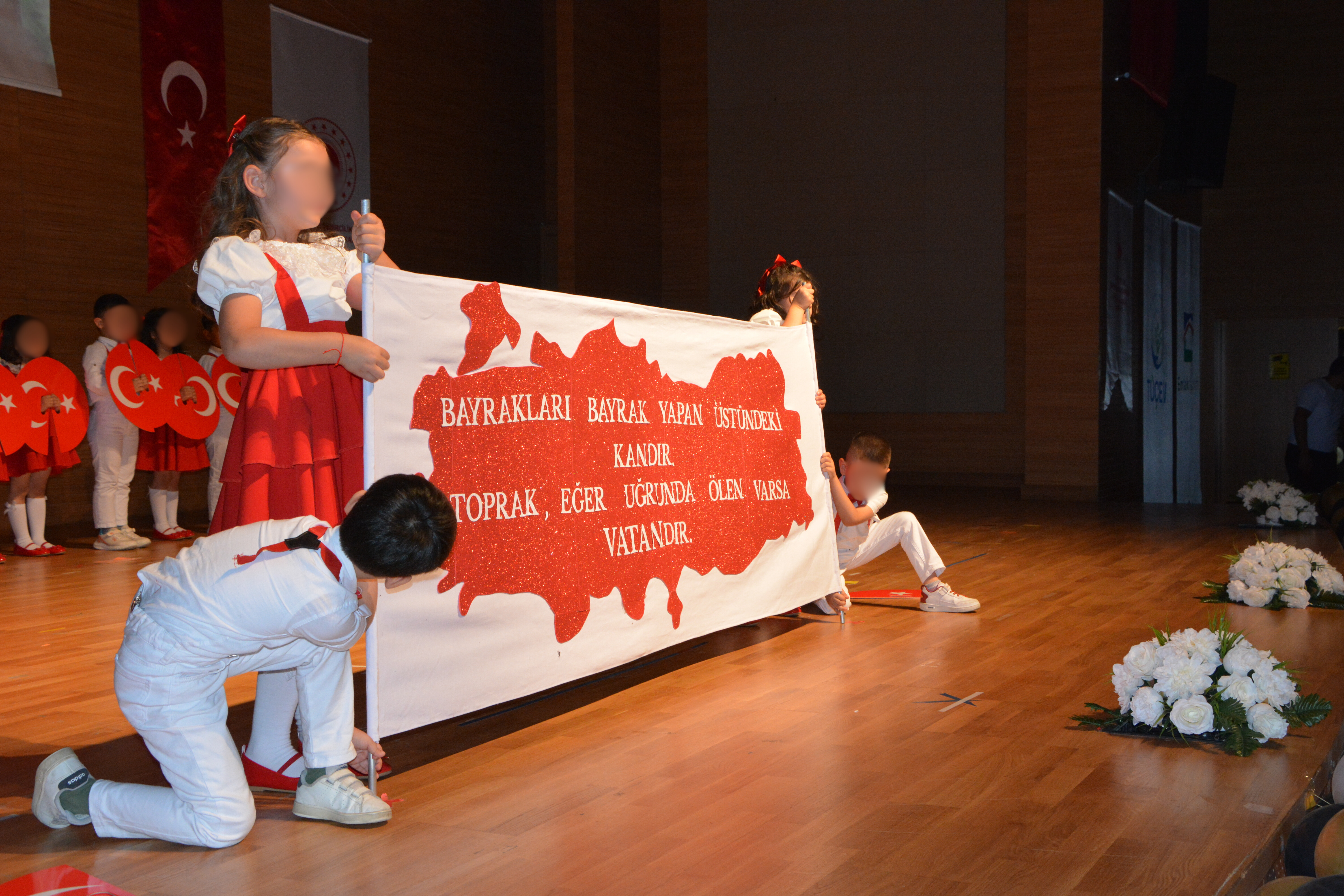 Çevre, Şehircilik ve İklim Değişikliği Bakanlığı Kreş ve Gündüz Bakımevi’nde Mezuniyet Coşkusu