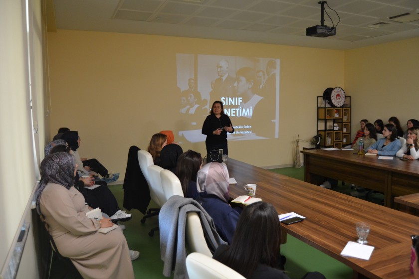 Sınıf Yönetimi ve Öğretmen Tutumları Semineri Gerçekleştirildi