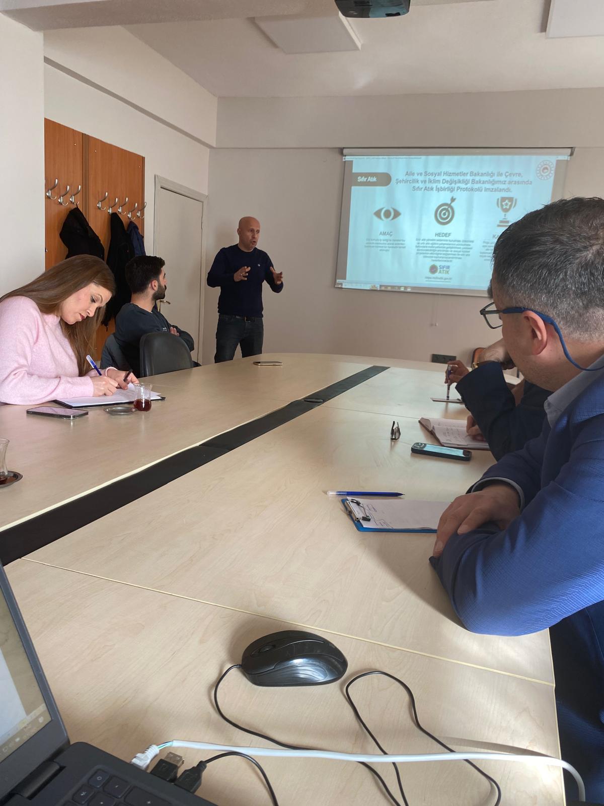 Çavdarhisar’da Sıfır Atık Yönetimi Eğitimi Düzenlendi