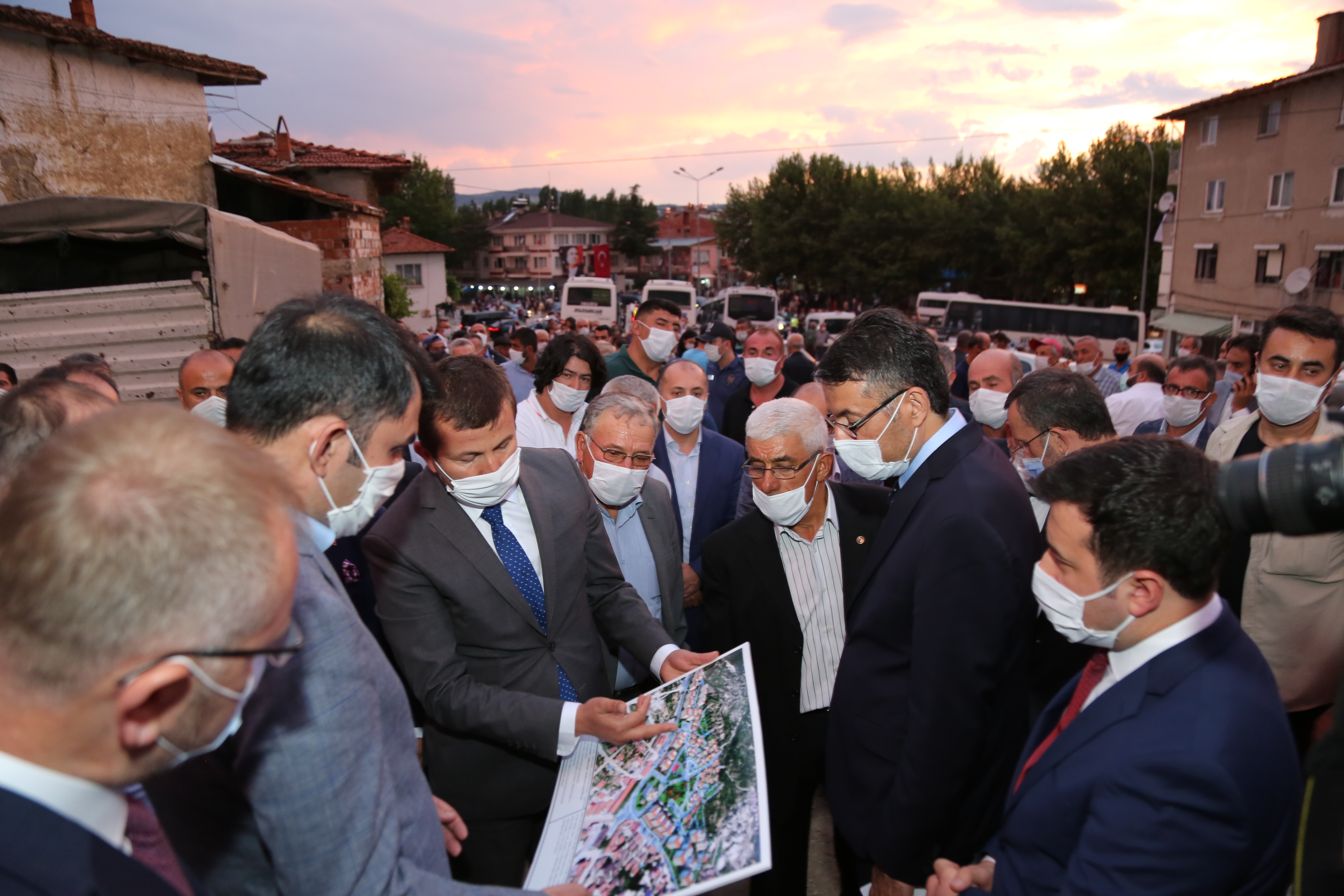 Çevre ve Şehircilik Bakanımız Sayın Murat KURUM Kütahya’yı ziyaretlerinde: İlimizi Çevre ve Şehircilik Yatırımları ile Kalkındıracağımızı söyledi.