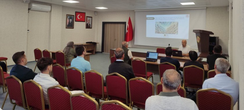 Sıfır Atık Projesi ve Temel Seviye Sıfır Atık Belge Yenileme Eğitimi Aslanapa İlçesinde Gerçekleştirildi