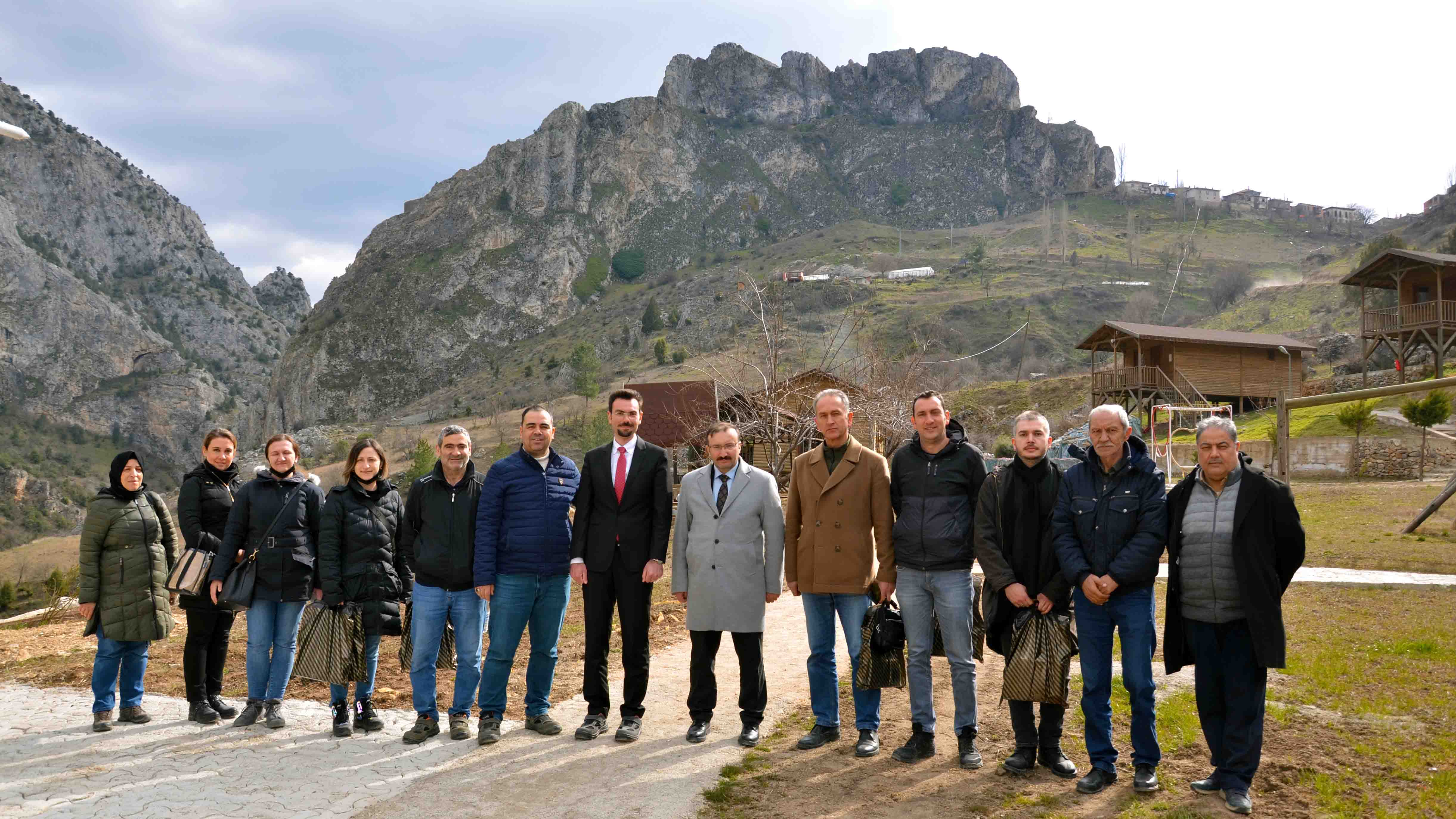 Emet Eğrigöz Kalesinde Potansiyel Doğal Sit Alanı Ön Değerlendirme Çalışmaları Tamamlandı.