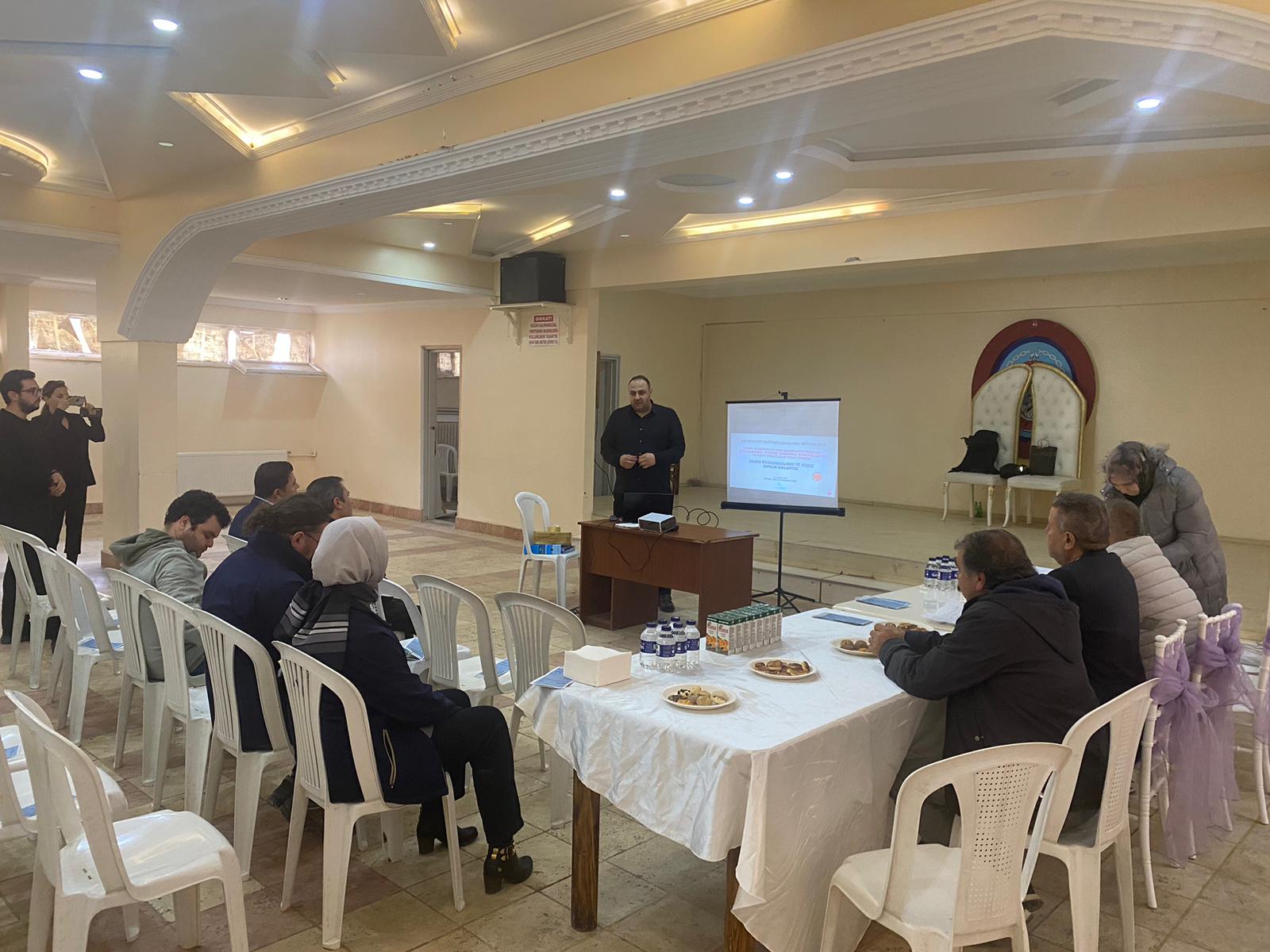 HALKIN BİLGİLENDİRİLMESİ VE SÜRECE KATILIM TOPLANTISI GERÇEKLEŞTİRİLMİŞTİR. (Kütahya İli Emet İlçesi, Esentepe Mahallesi, Akpınar Mevkii ve Hisarcık İlçesi, Karşıyaka Mahallesi, Aşağıyoncaağaç Köyü)