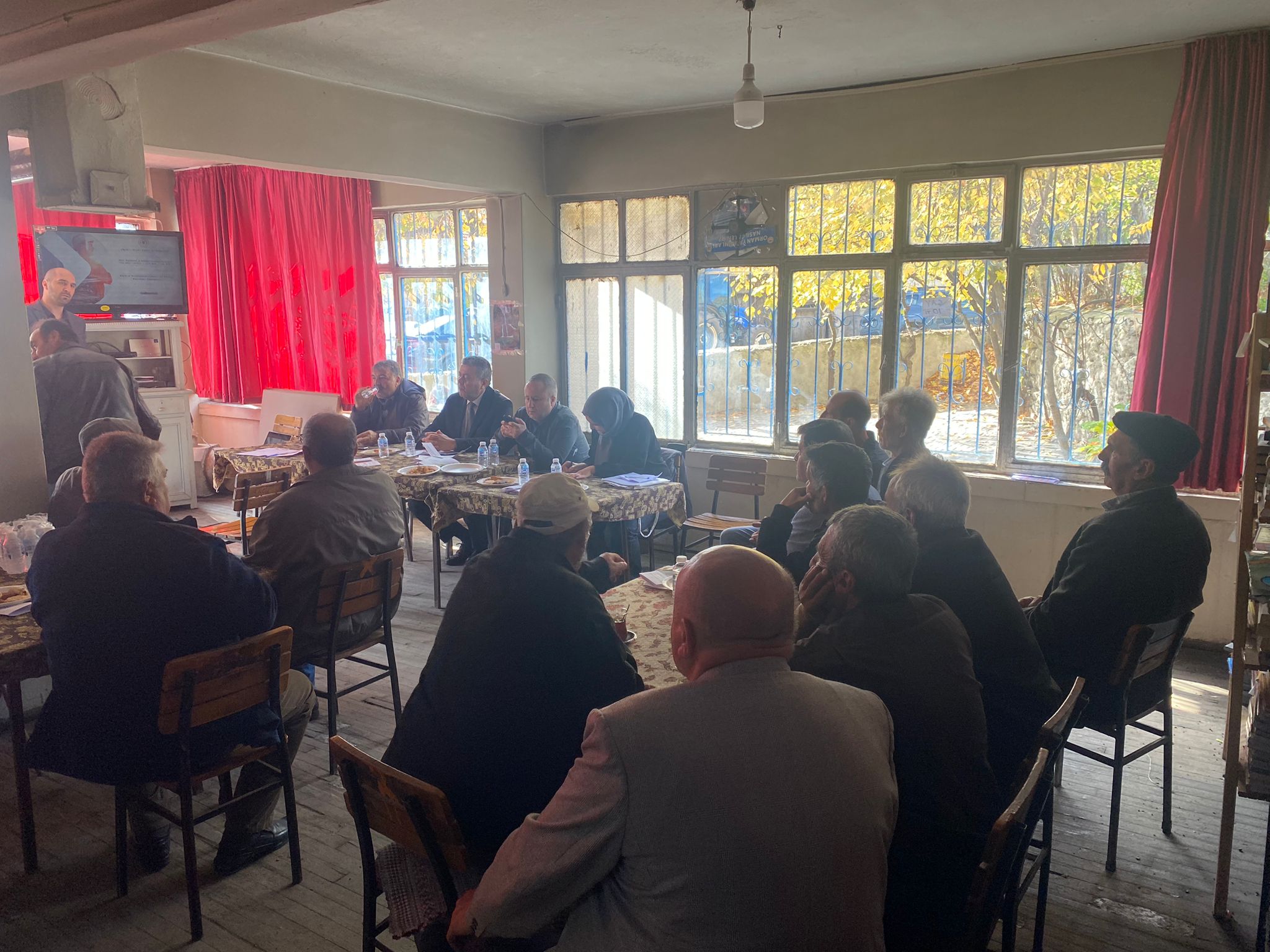 HALKIN BİLGİLENDİRİLMESİ VE SÜRECE KATILIM TOPLANTISI GERÇEKLEŞTİRİLMİŞTİR.(Kütahya İli Gediz İlçesi Karapınar mevkii)