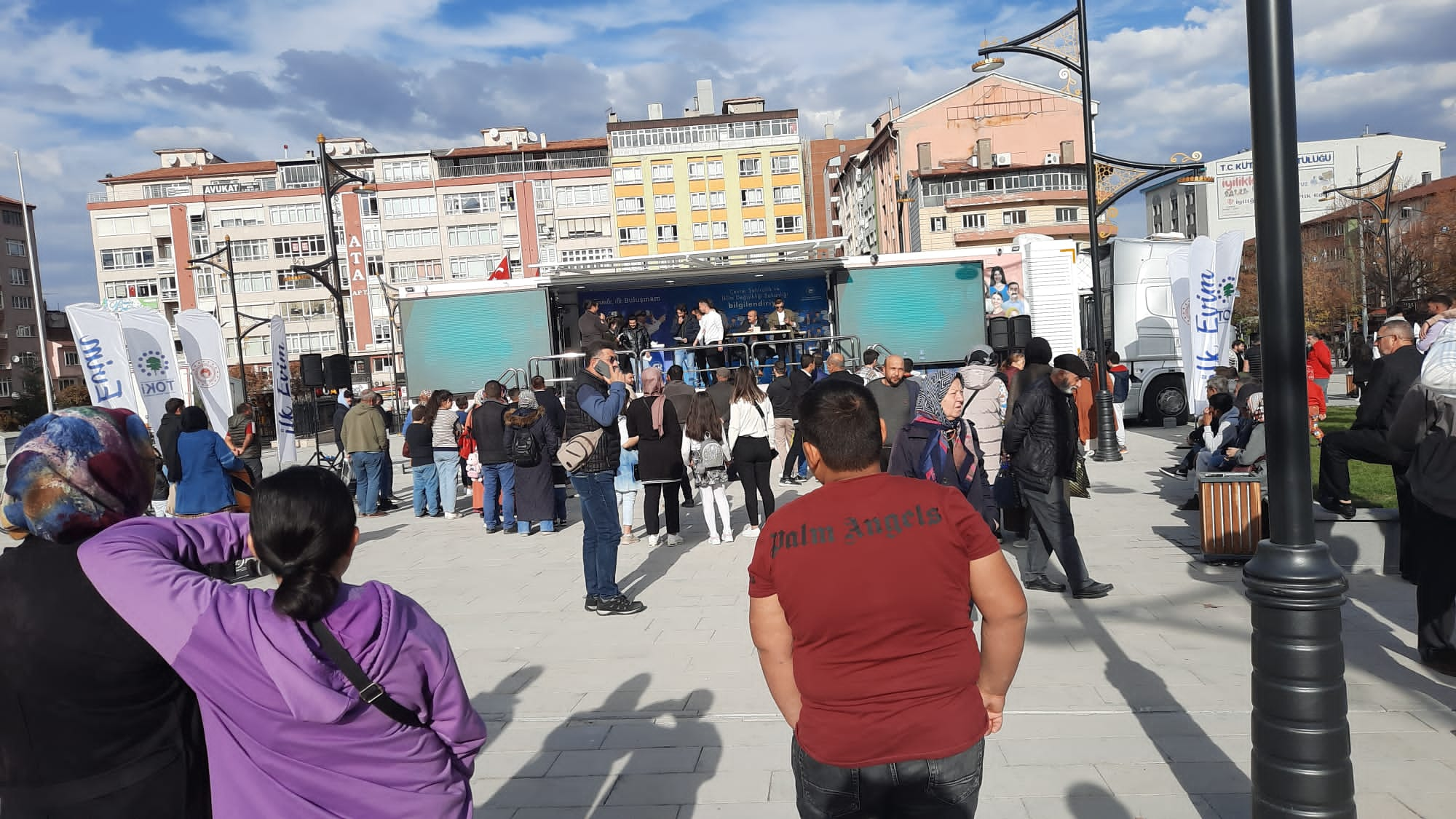 '' İlk Evim, İlk İş Yerim '' ve '' İlk Evim Arsa '' tanıtım tırı Kütahya halkıyla buluştu!