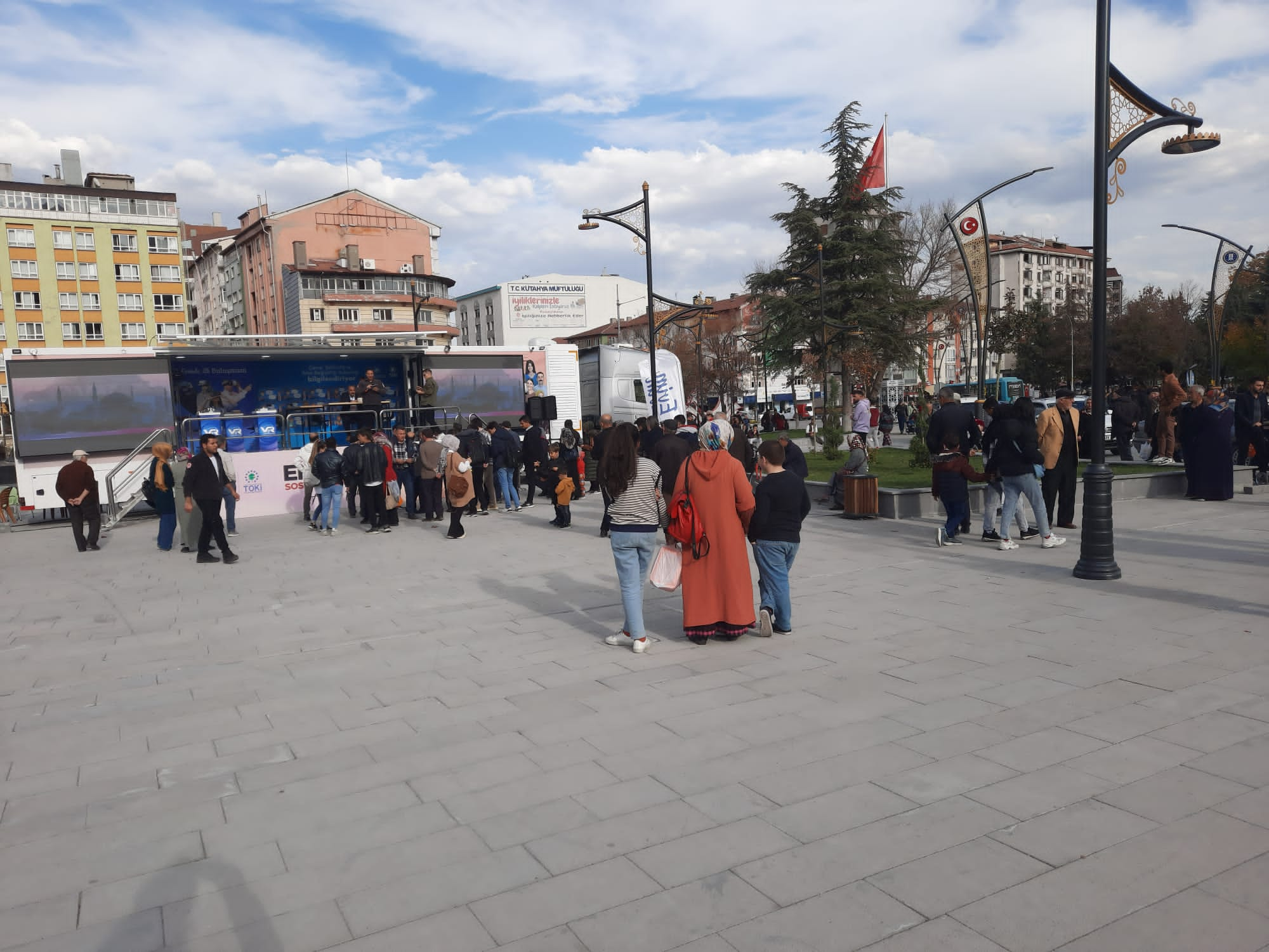 '' İlk Evim, İlk İş Yerim '' ve '' İlk Evim Arsa '' tanıtım tırı Kütahya halkıyla buluştu!