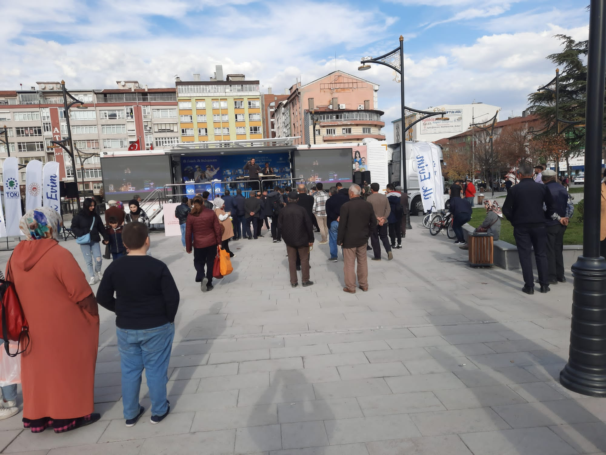 '' İlk Evim, İlk İş Yerim '' ve '' İlk Evim Arsa '' tanıtım tırı Kütahya halkıyla buluştu!