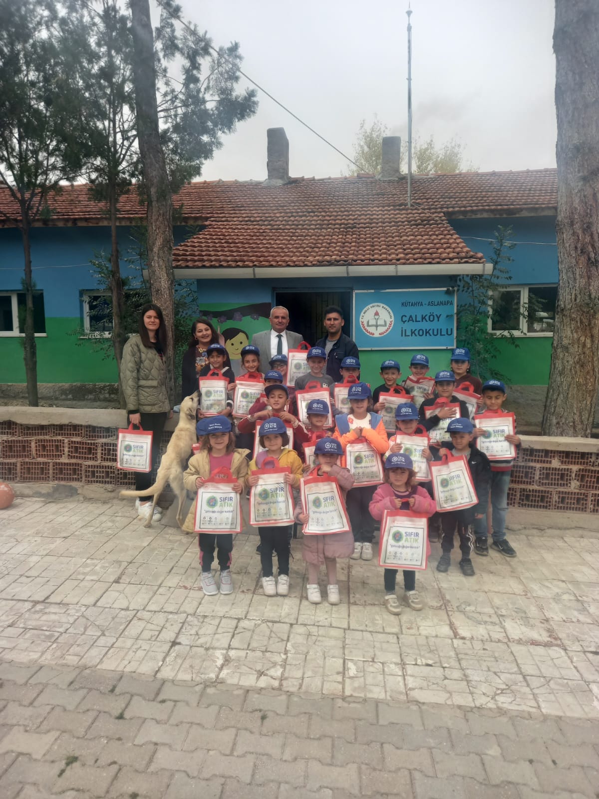 İlköğretim Okullarında ''Sıfır Atık Eğitimi'' Verilmiştir.