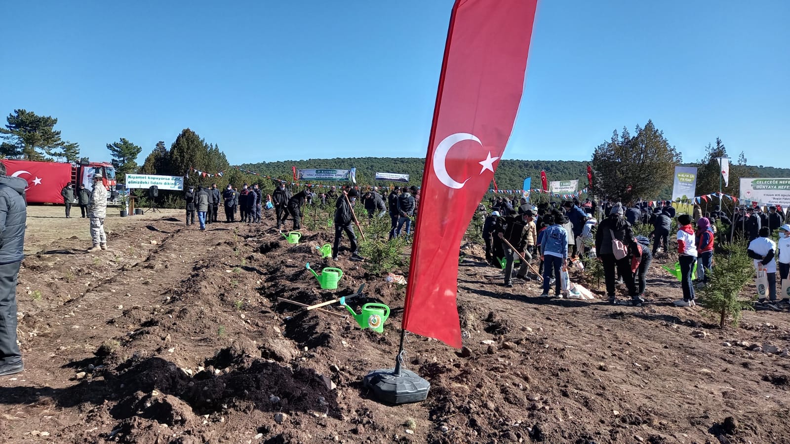 Kütahya Merkez Damlalıkaraağaç Köyünde '' Milli Ağaçlandırma Günü '' Kapsamında Fidan Dikim Etkinliğine Katılım Sağlanmıştır.