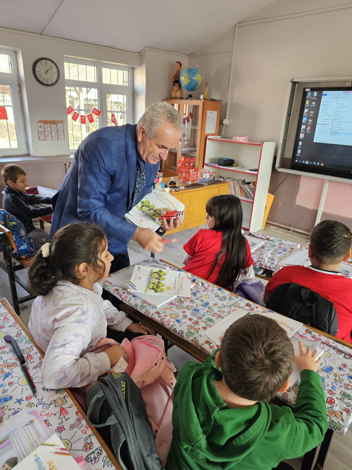 Sıfır Atık Projesi Kapsamında Domaniç ve Hisar İlkokullarında Eğitim Verilmiştir.