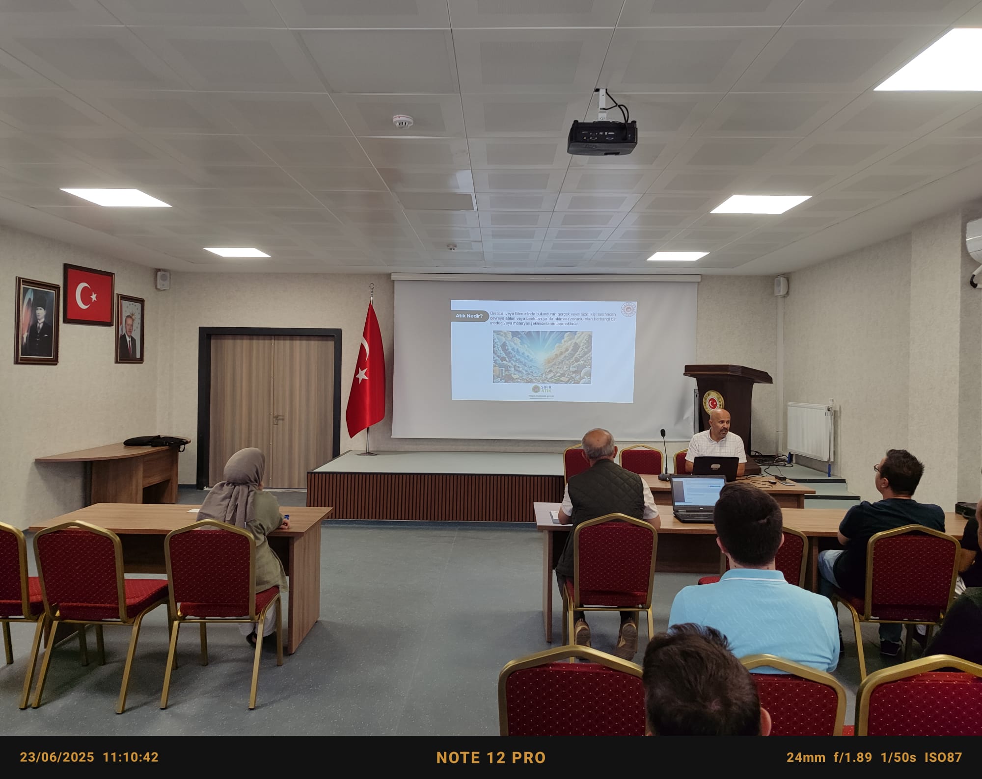 Sıfır Atık Projesi ve Temel Seviye Sıfır Atık Belge Yenileme Eğitimi Aslanapa İlçesinde Gerçekleştirildi
