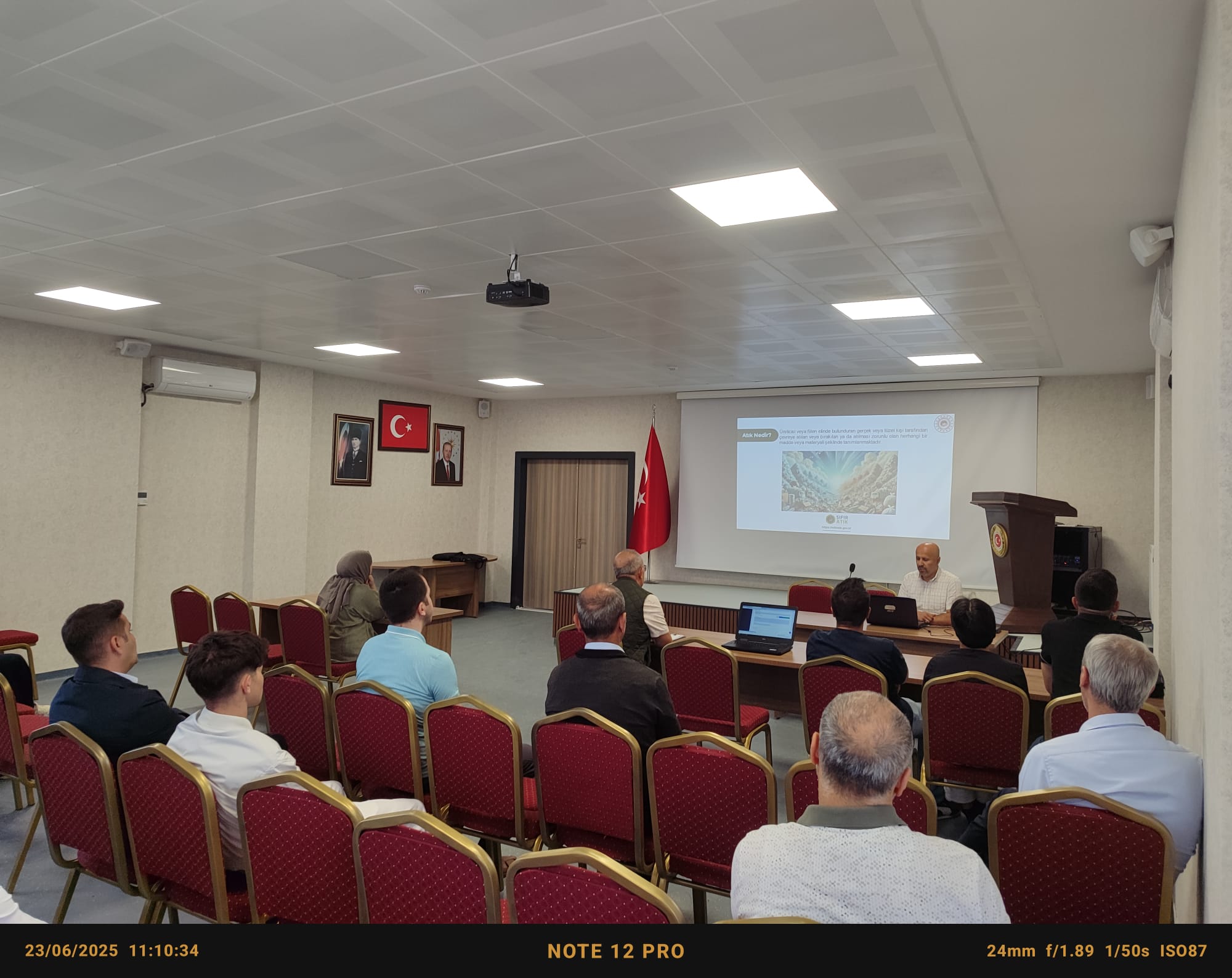 Sıfır Atık Projesi ve Temel Seviye Sıfır Atık Belge Yenileme Eğitimi Aslanapa İlçesinde Gerçekleştirildi