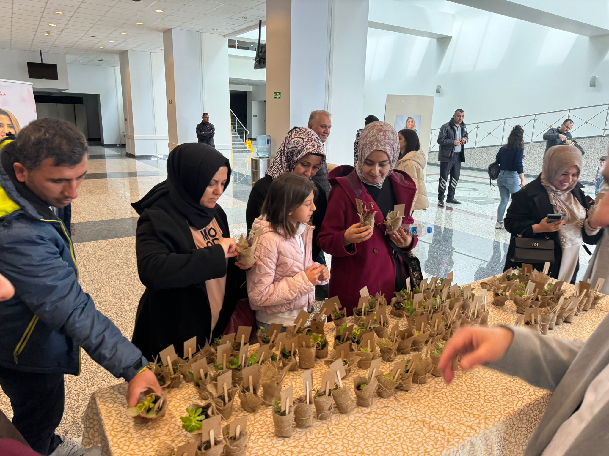 8 Mart Dünya Kadınlar Günü münasebetiyle Başkanlığımız tarafından İnönü Üniversitesi  Turgut Özal Kongre Kültür  Mrk'de 10.Mart 2024'te Eğitimci -Yazar Dilek CESUR 'un katılımıyla 