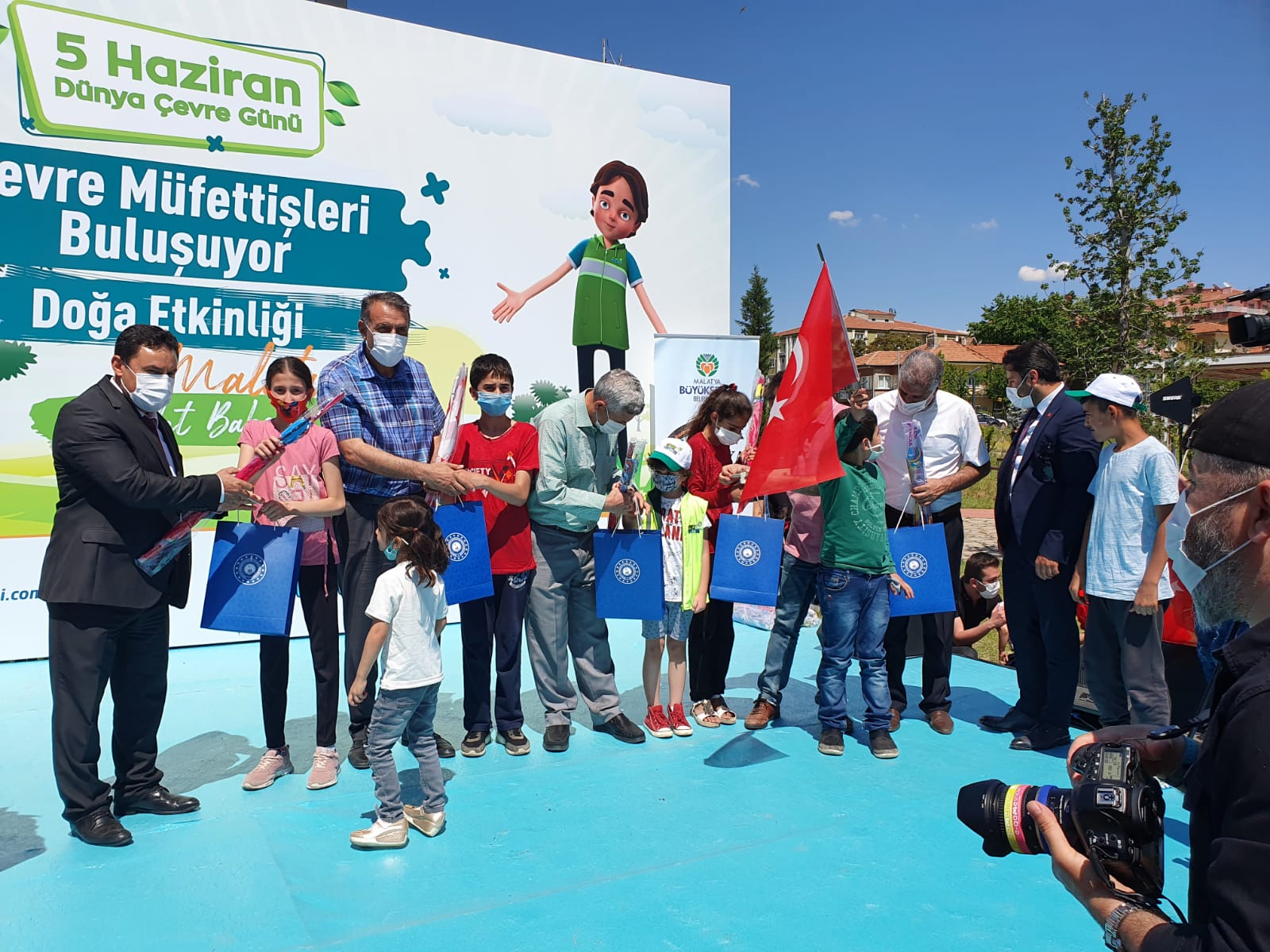 MALATYA MİLLET BAHÇESİ’NDE, 5 HAZİRAN DÜNYA ÇEVRE GÜNÜ DOLAYISIYLA ETKİNLİK DÜZENLENDİ.