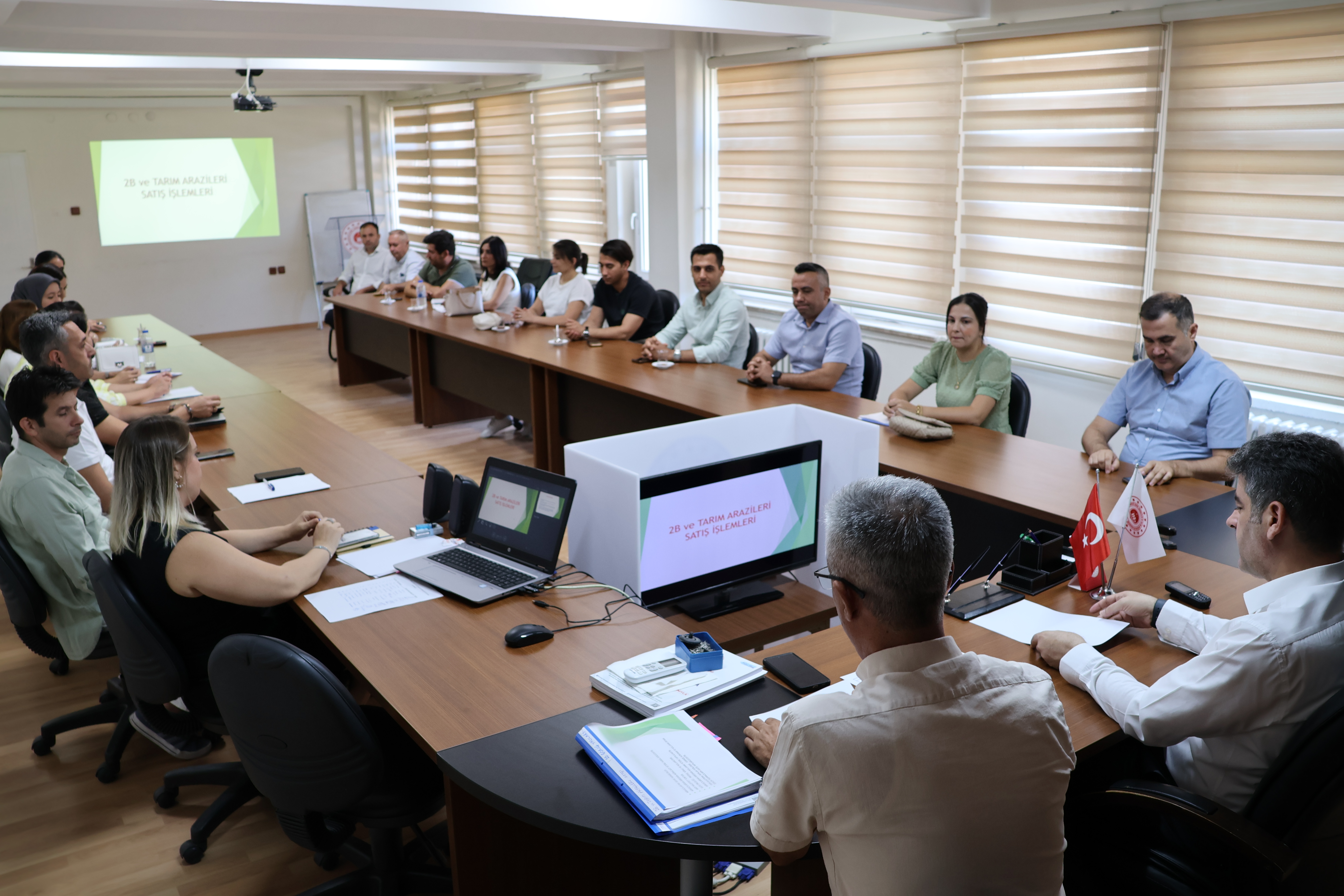 2 B ve Tarım Arazileri Satışı Hakkında Toplantı Düzenlendi