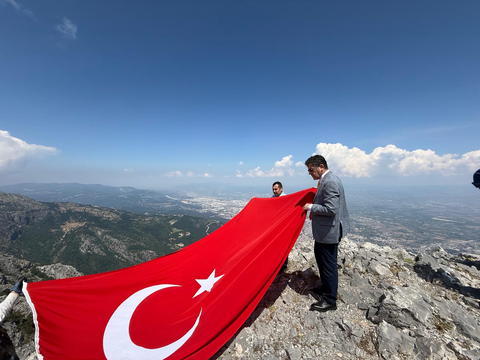 5 Haziran Dünya Çevre Günü Etkinliği Kapsamında Spil Dağı Milli Parkı'nda farkındalık etkinliği